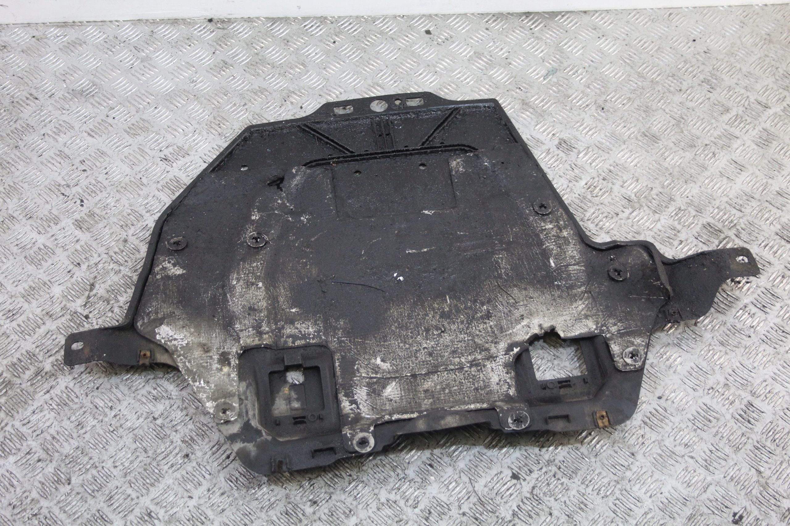 cover below engine SUBARU LEGACY V 5 56440AJ050