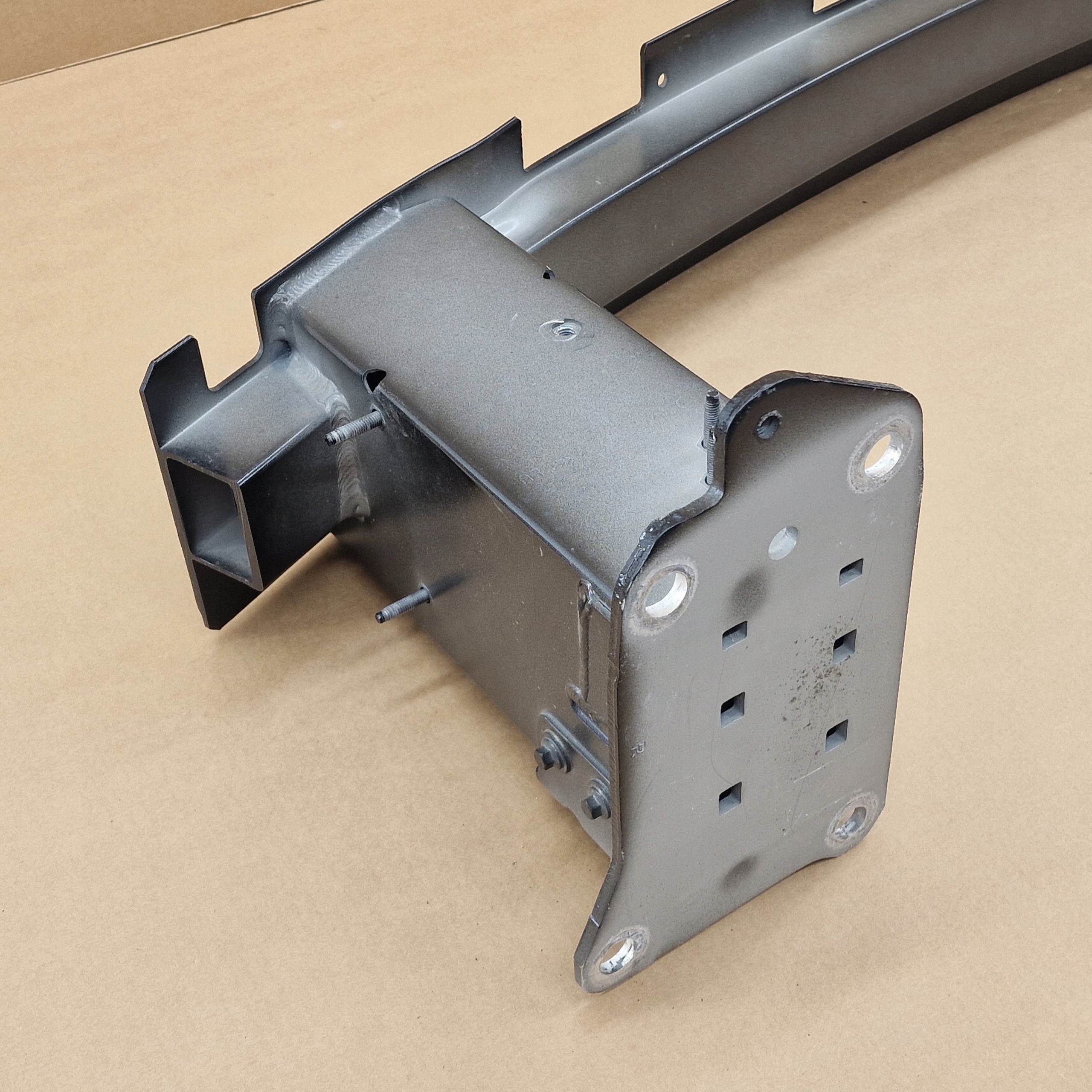 sider pillar of a bumper LYNK & CO 01 2017