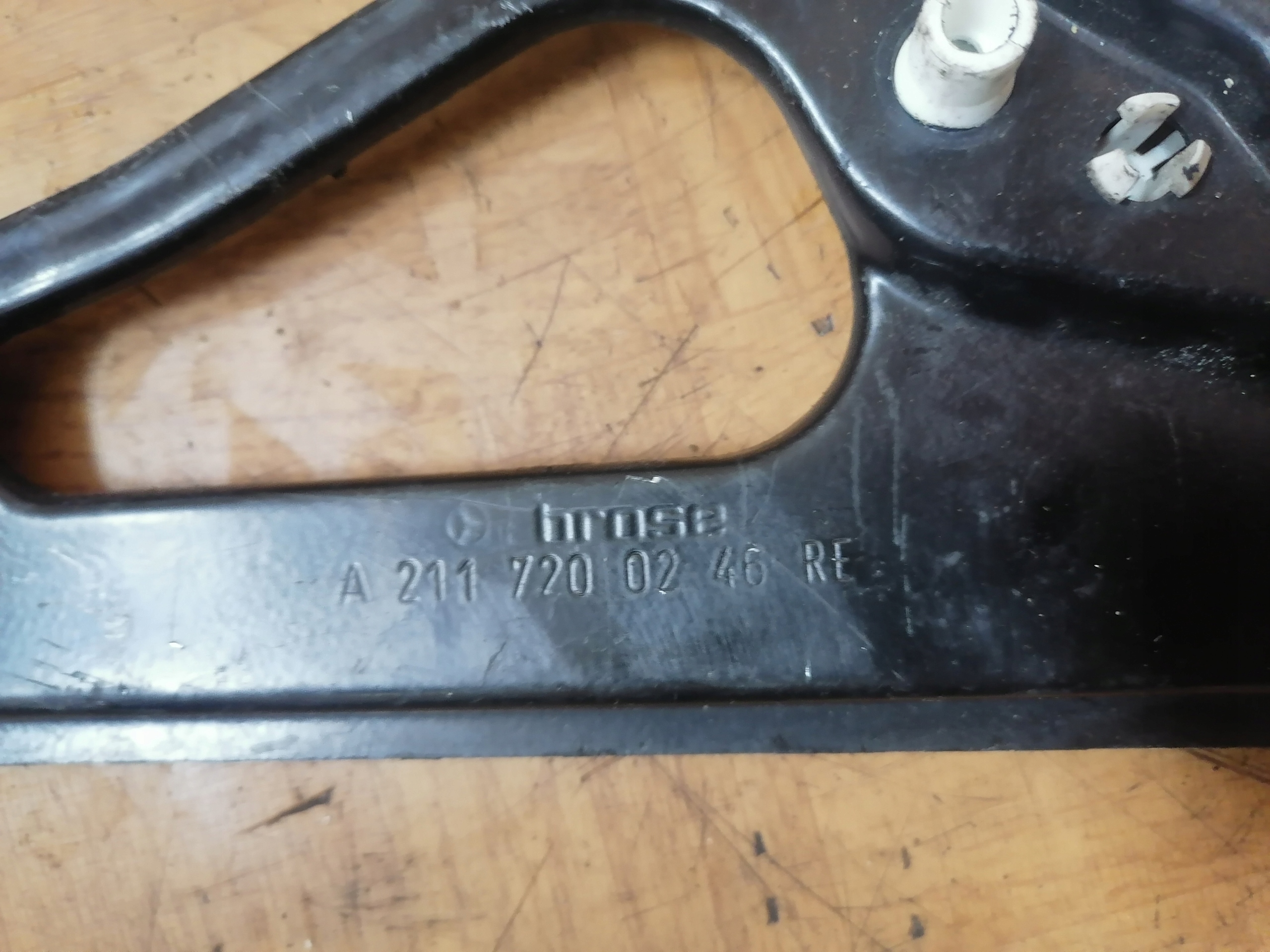A2117200246 Lève vitres Vitre MERCEDES W211
