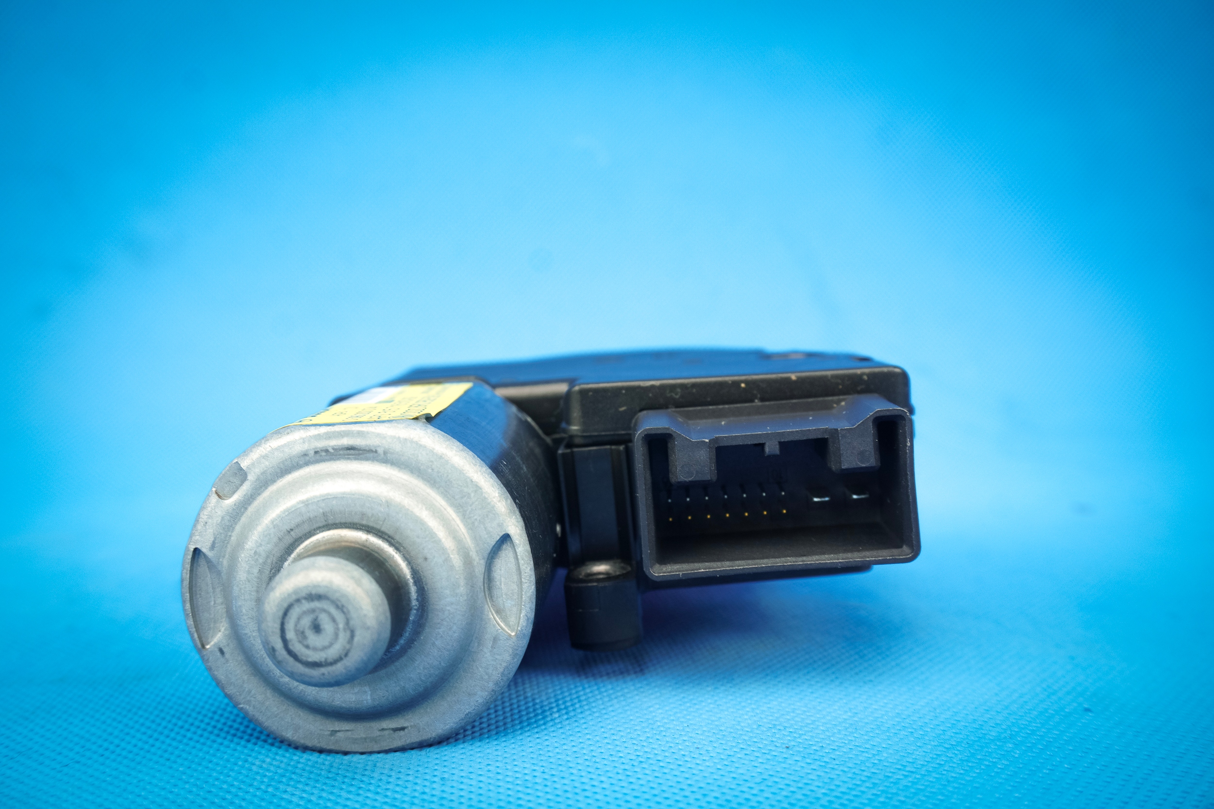 Silnik szyberdachu Audi A5 8T Coupe 8R0959591A Quality of parts according to GVO O original with the vehicle manufacturer s logo OE