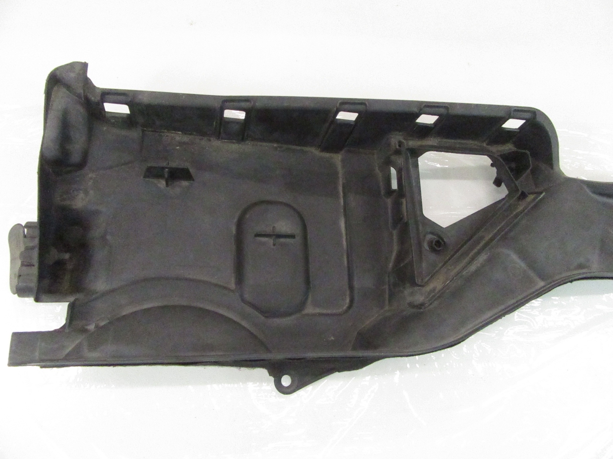 obal kryt pravá filtru kabinové BMW e60 e61 e63 e64