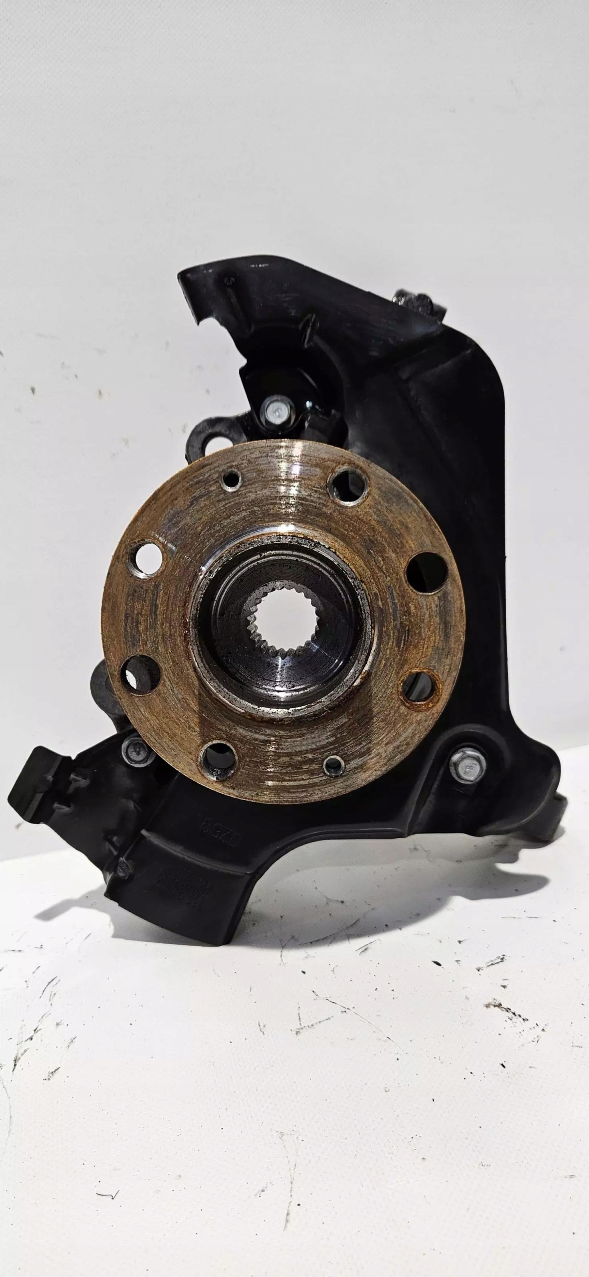otoč čepu levý předek OPEL CORSA E 14-19