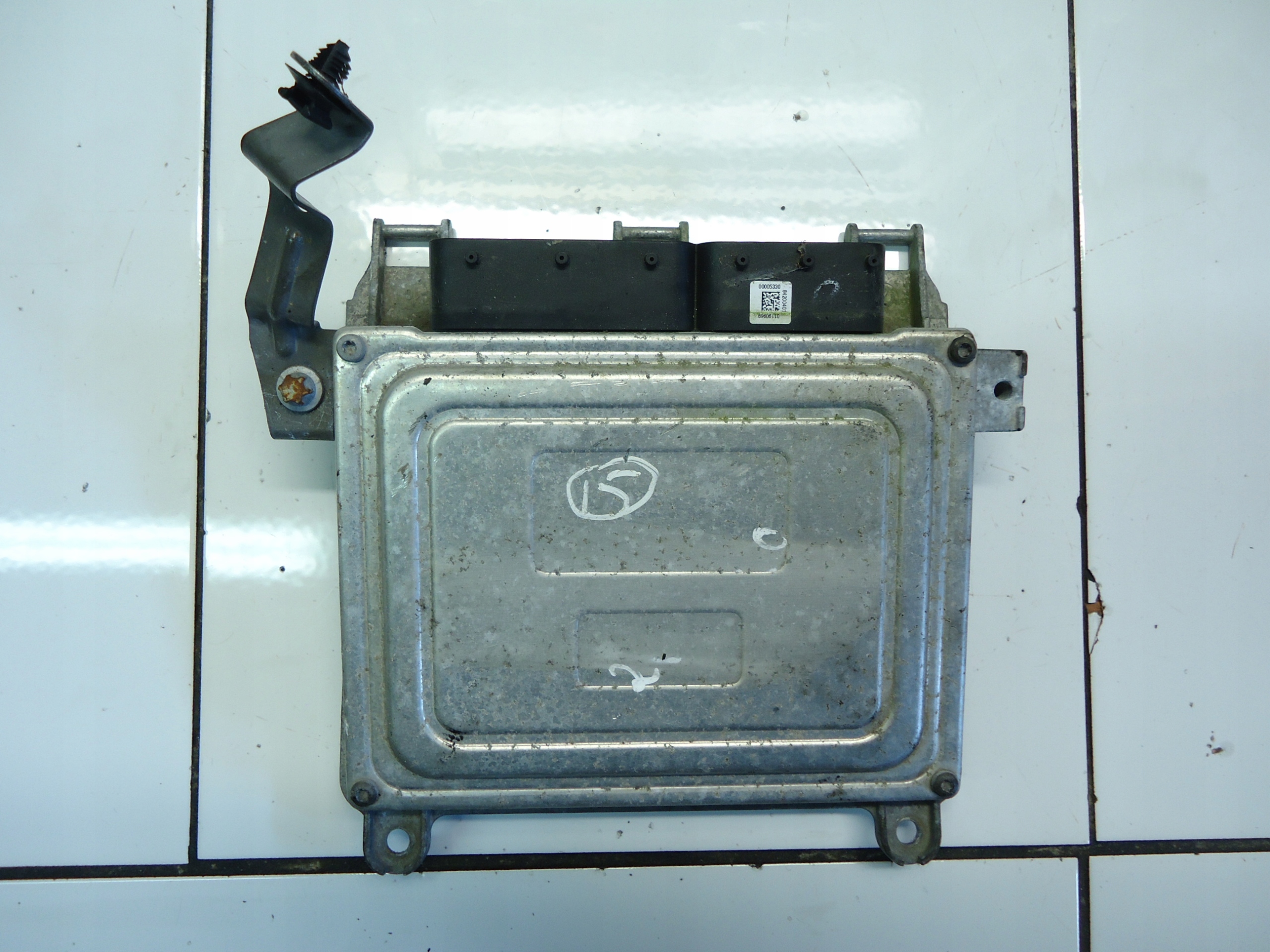 MERCEDES A W169 1.5 computer of the engine A2669000900