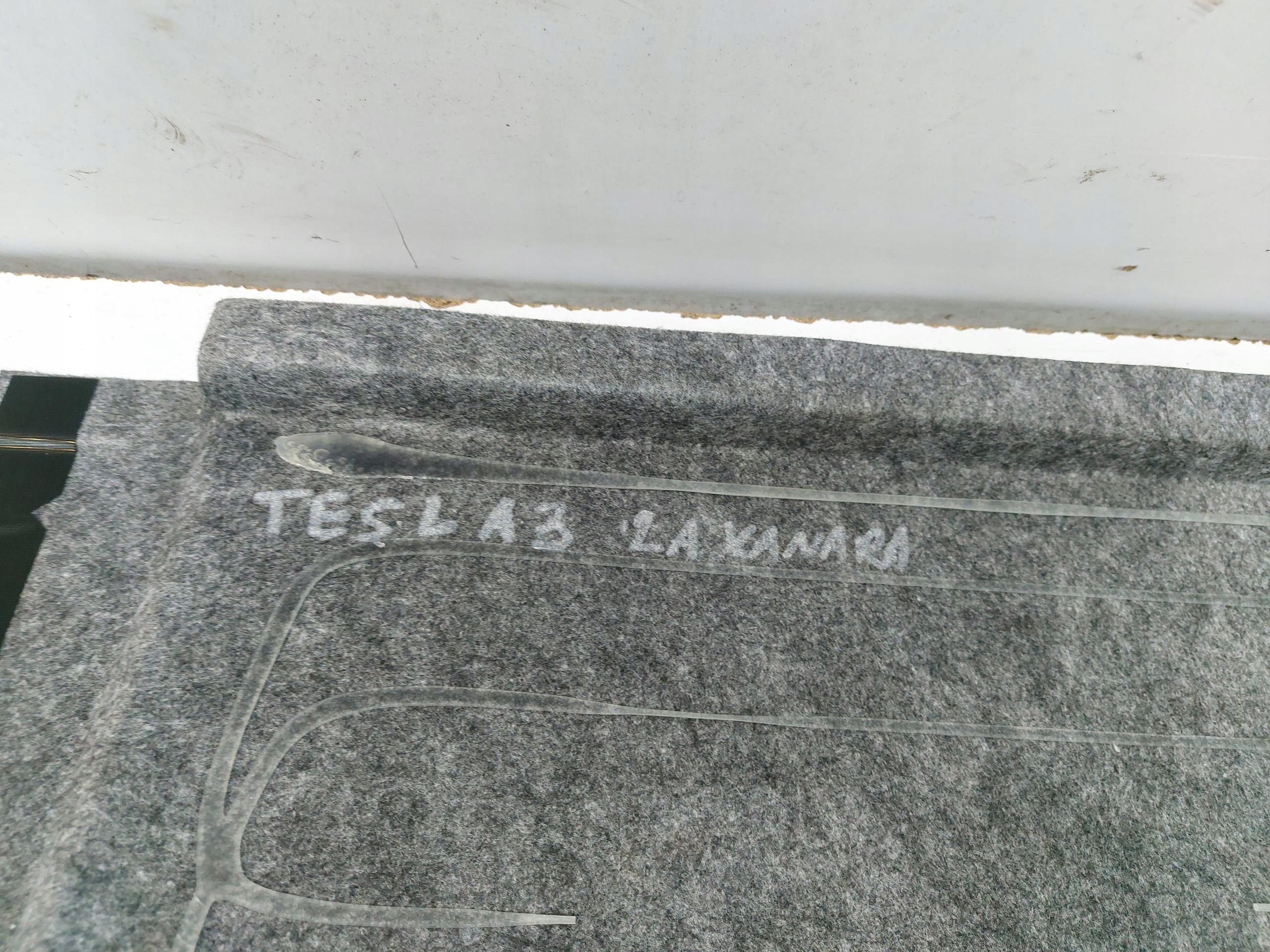 TESLA 3 III mats partition wall boot