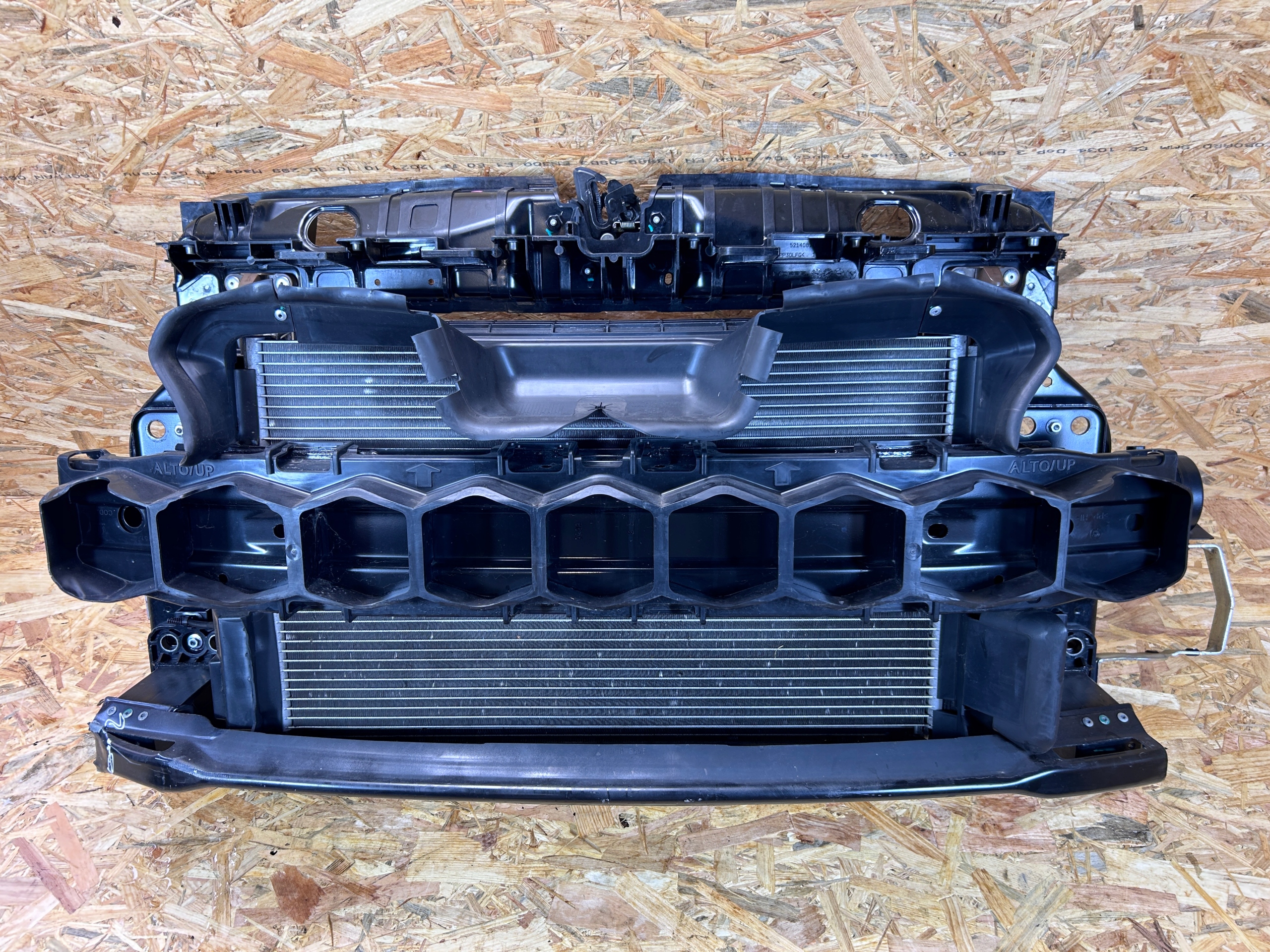 PAS PRZEDNI WZMOCNIENIE BELKA CHŁODNICE FIAT E-500 III EV ELEKTRYK 2022-