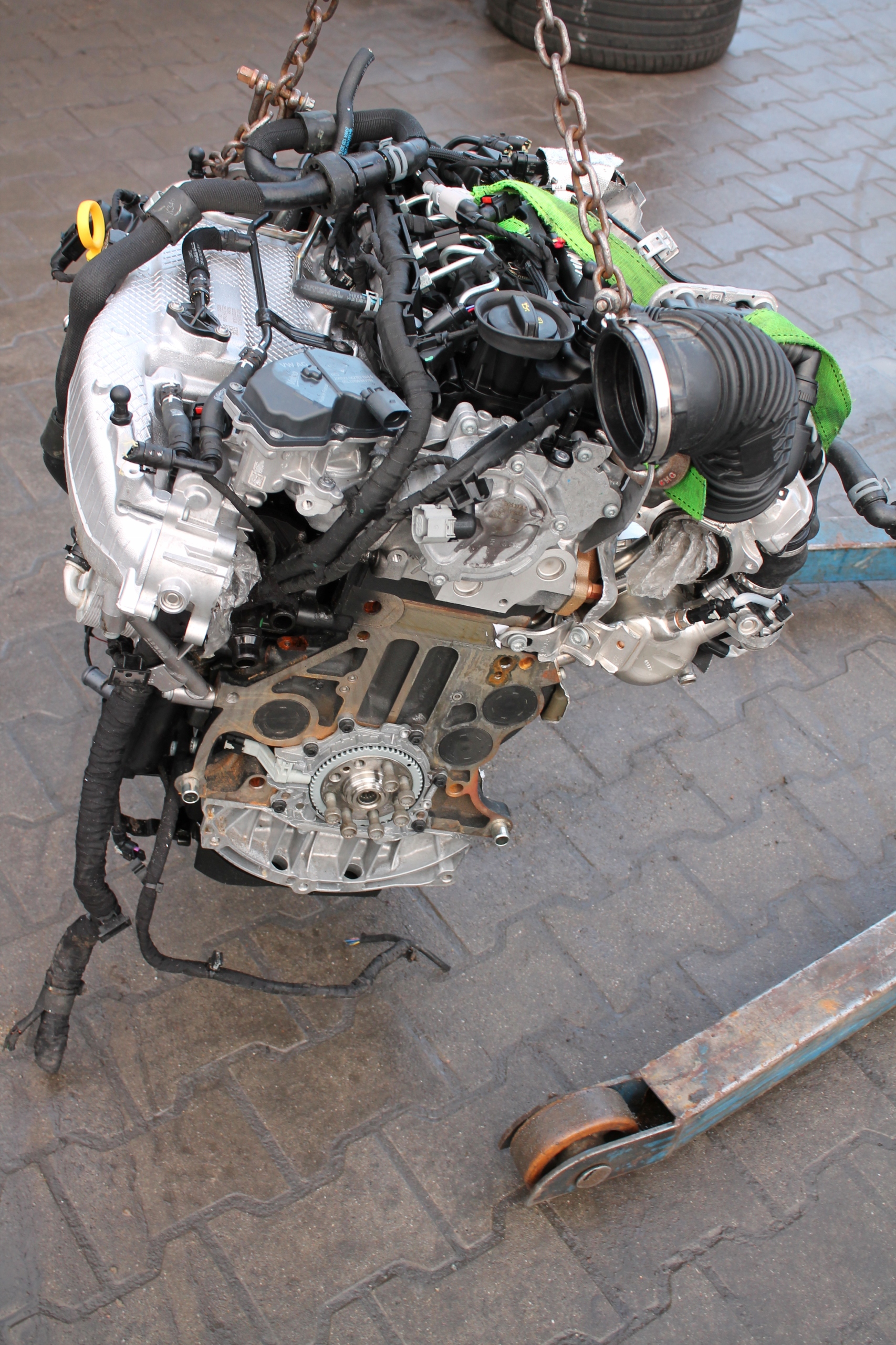 engine complete VW SKODA 2,0 TDI DTS unprotected pillar
