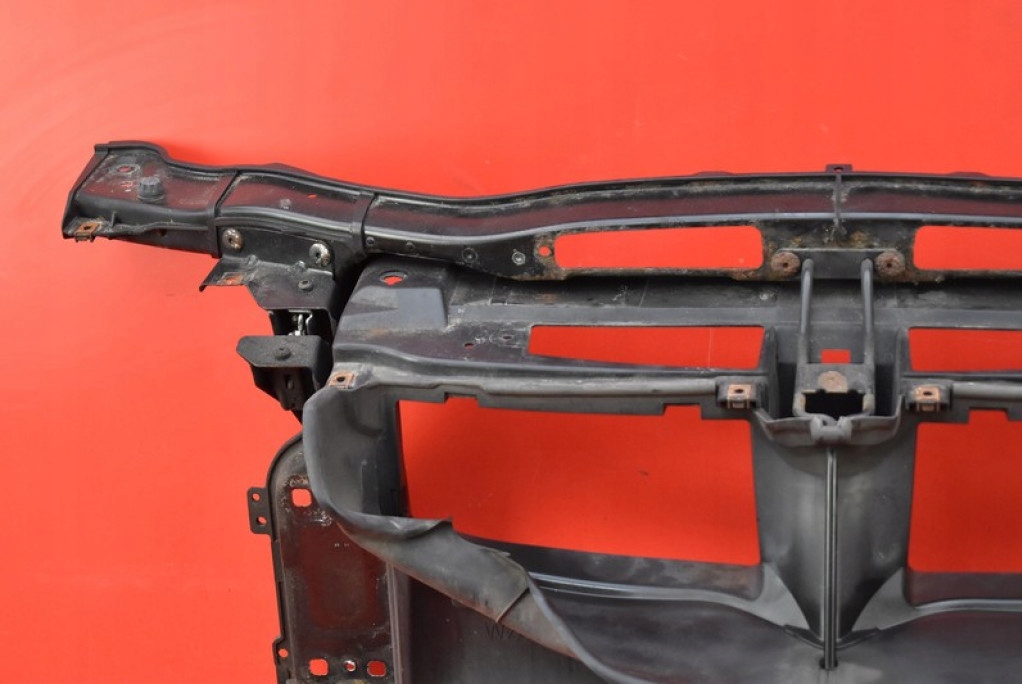 support panel for radiators BMW E90 E91 2.5 and 218 KM sedan 04-10