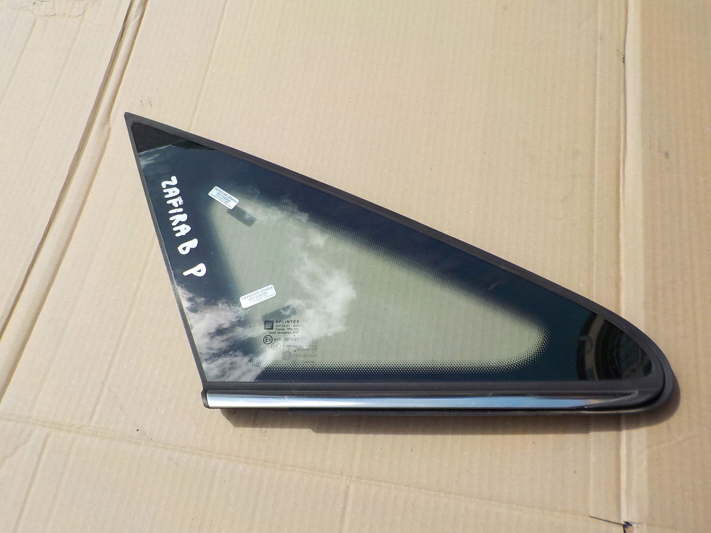 window right front opel zafira b 2005r