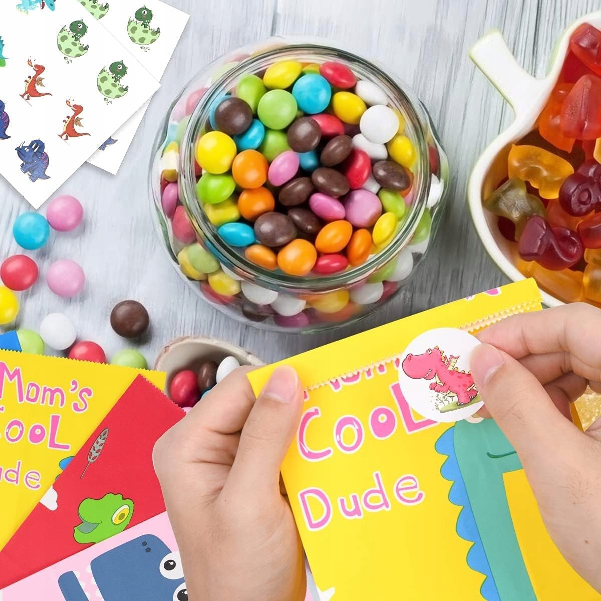 ZESTAW 20 WORECZKÓW TOREBEK DO PAKOWANIA PREZENTÓW, UPOMINKÓW DINOZAURY Kod producenta Flintronic