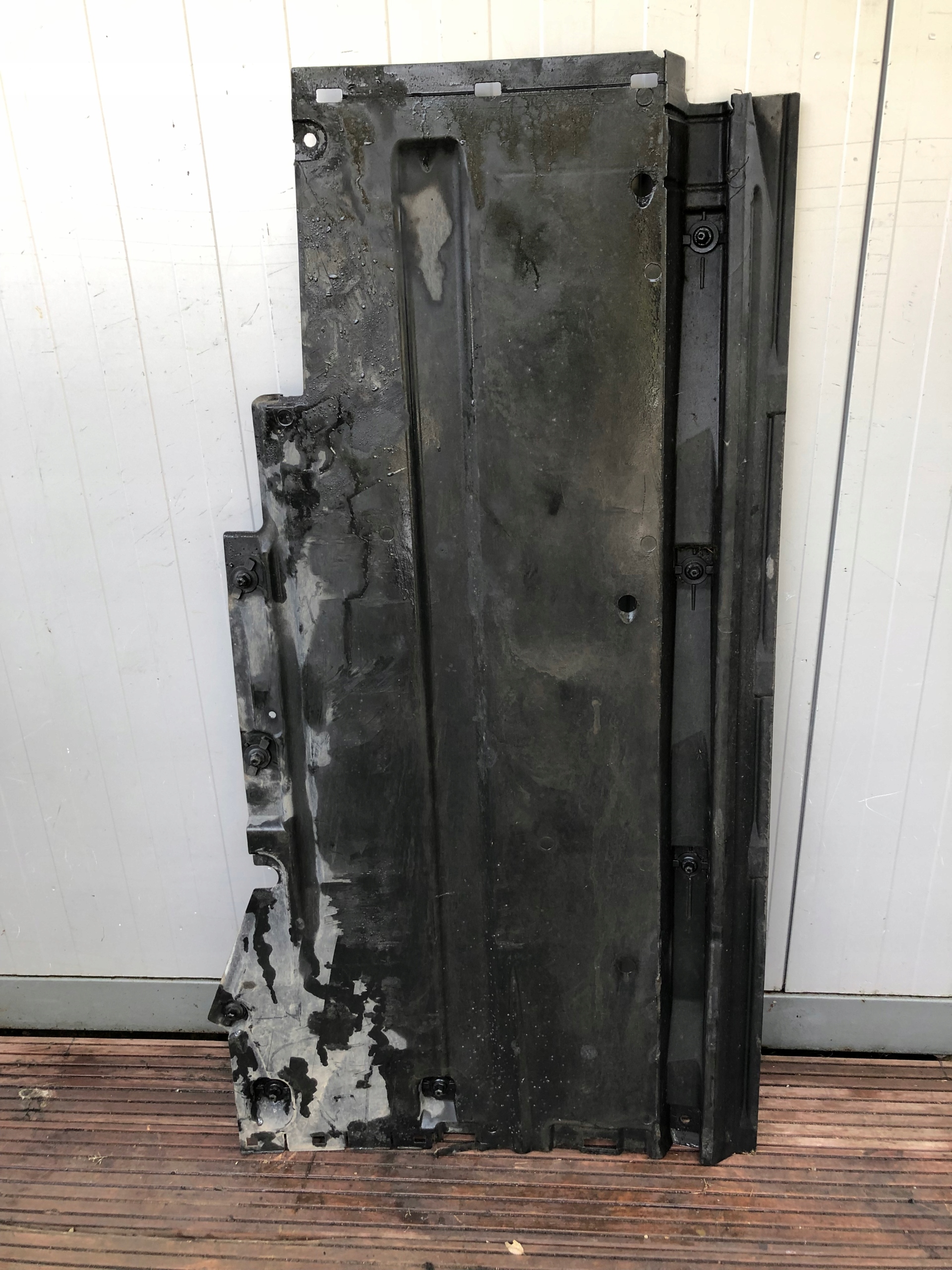 AUDI A4 B8 cover chassis left 8K0825207B