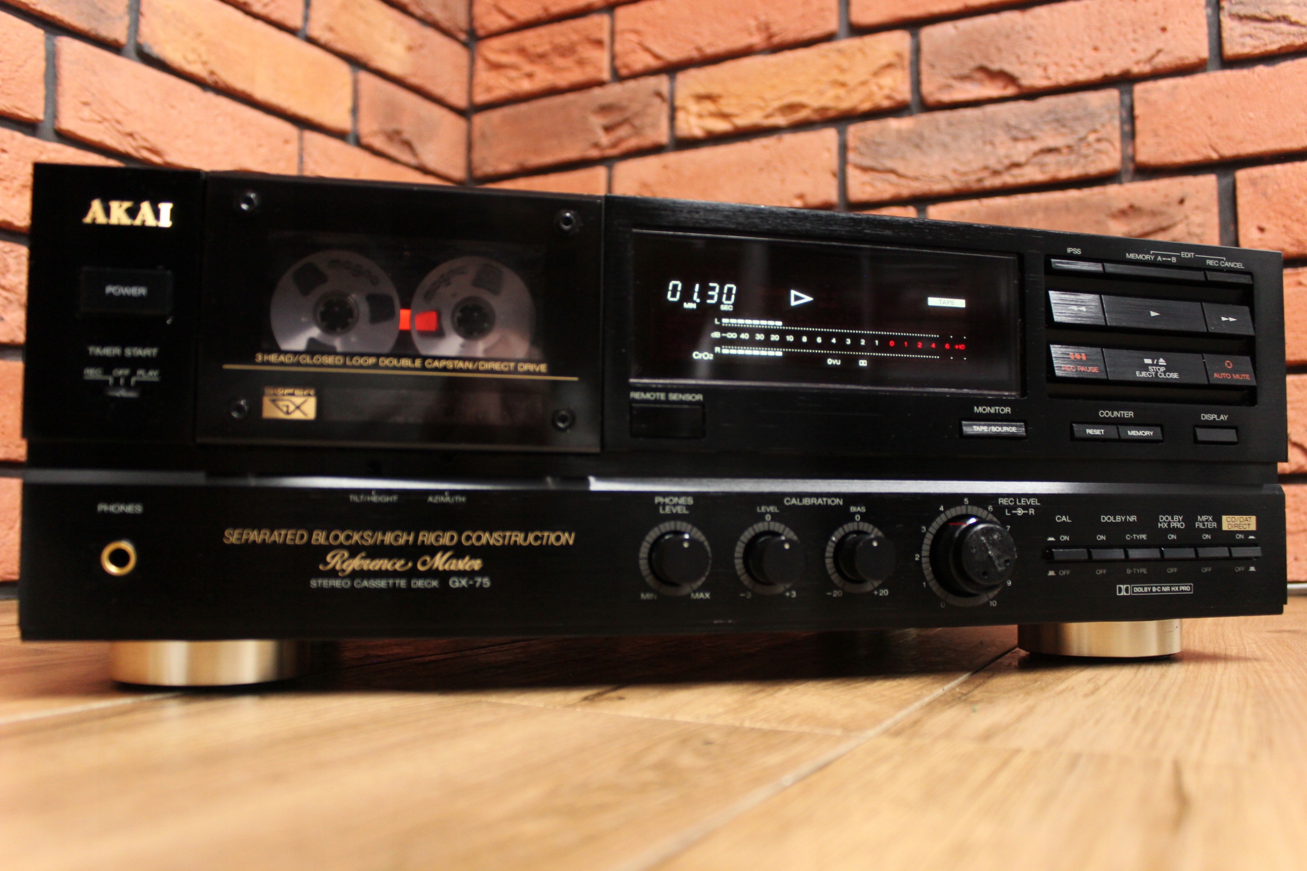 Кассетный магнитофон Akai GX-75 черный