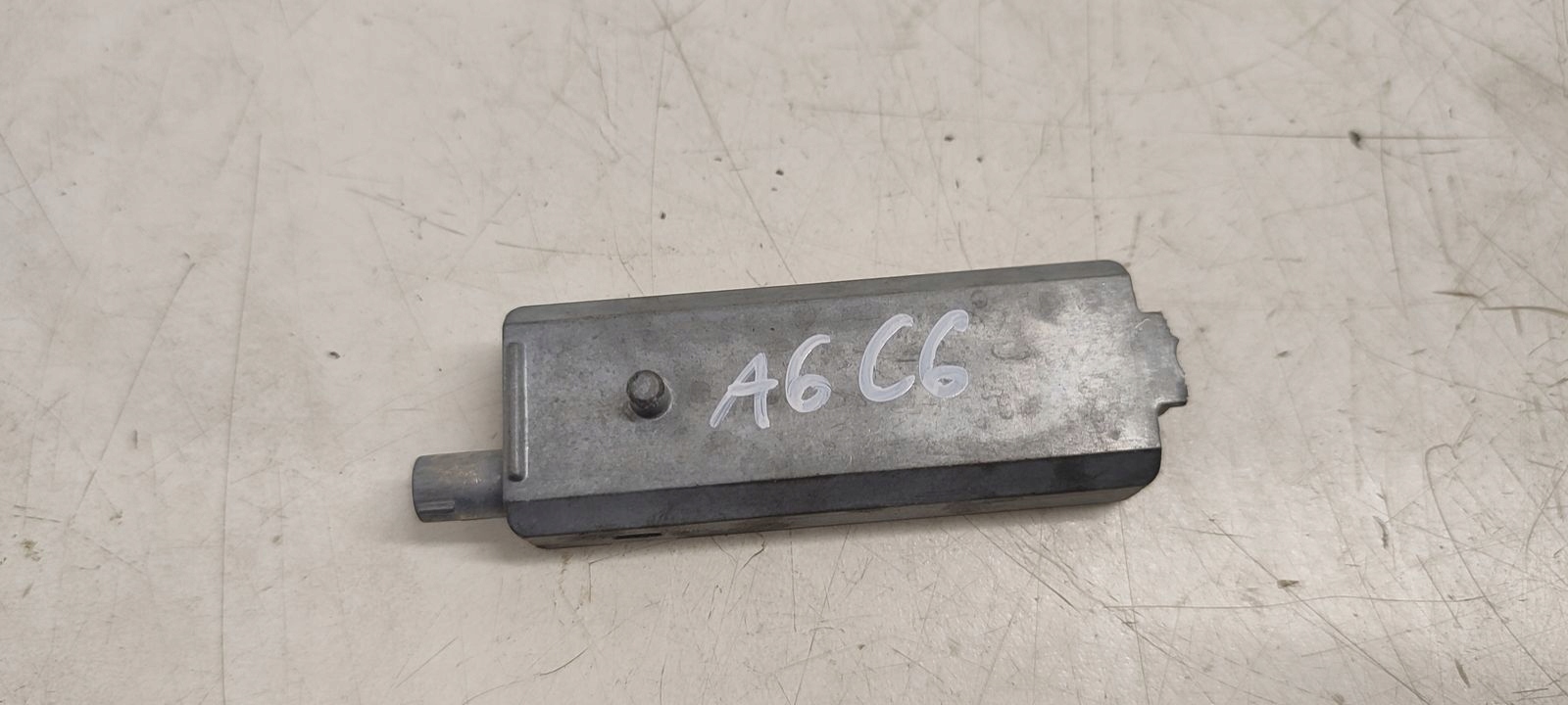 antenna amplifier Audi A6 C6 3,0 TDI quattro