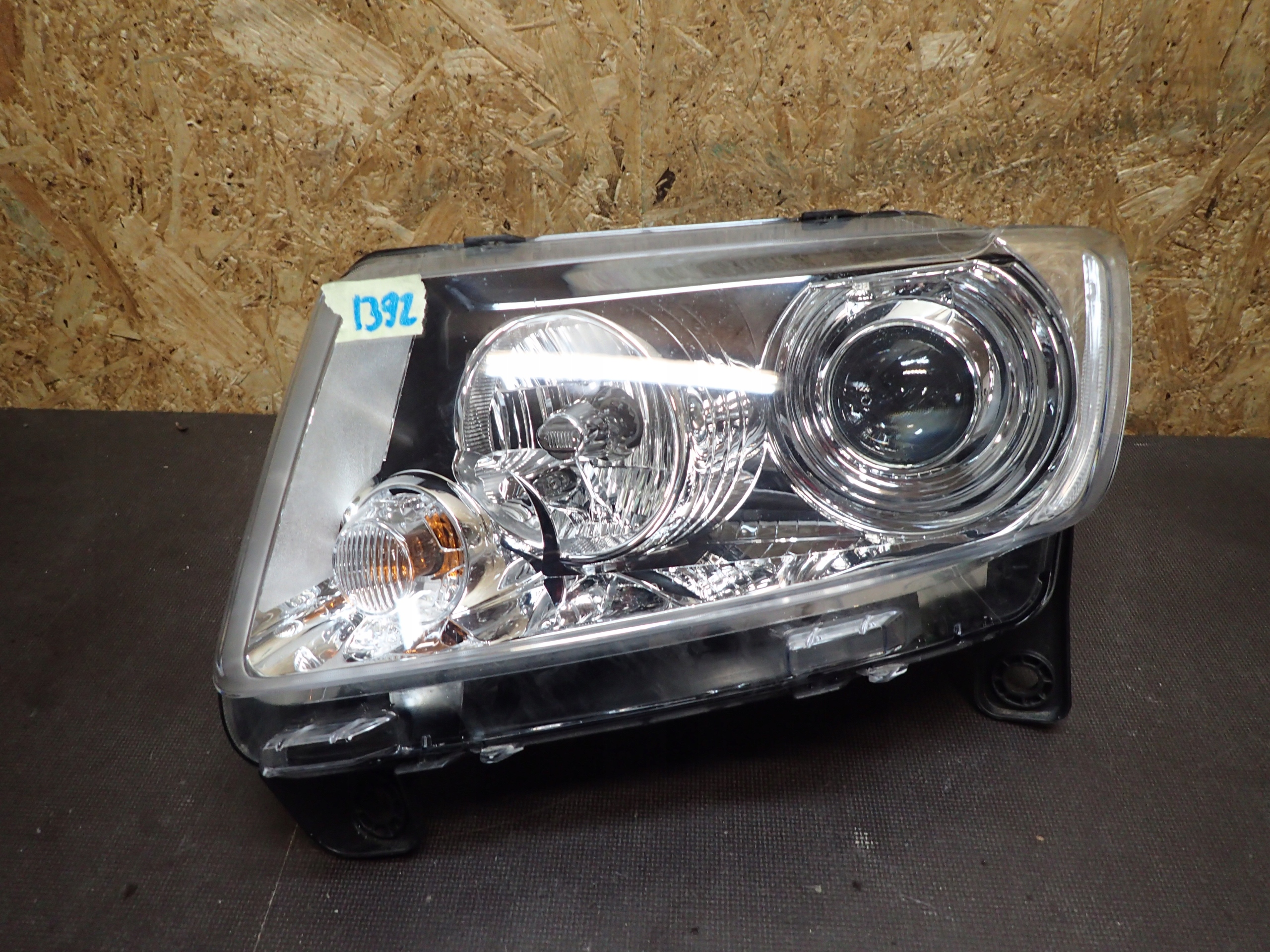 light front left JEEP GRAND CHEROKEE WK2 10-13 XEN