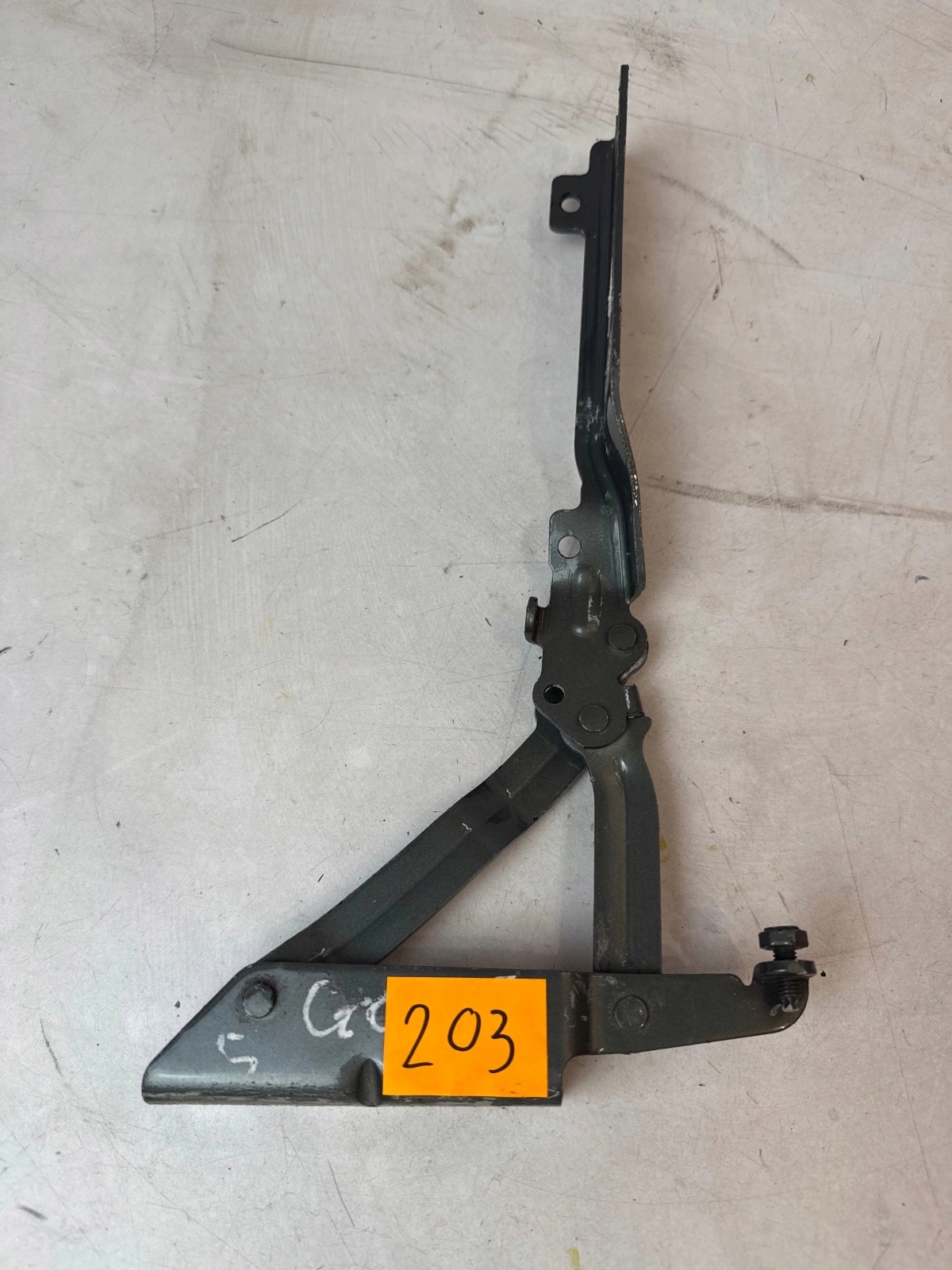 hinge bonnets front front right Volkswagen Golf V