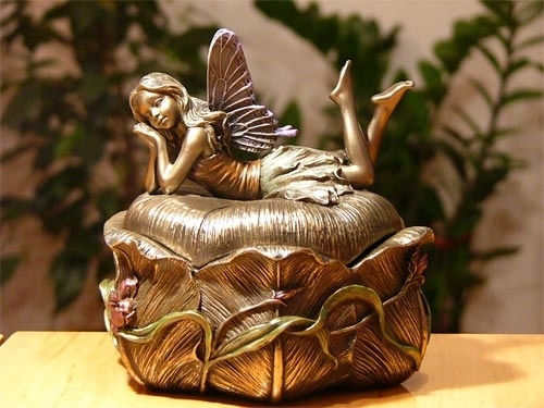 ŚLICZNA SZKATUŁKA z aniołkiem ELFEM prezent WALENTYNKI Stan opakowania oryginalne