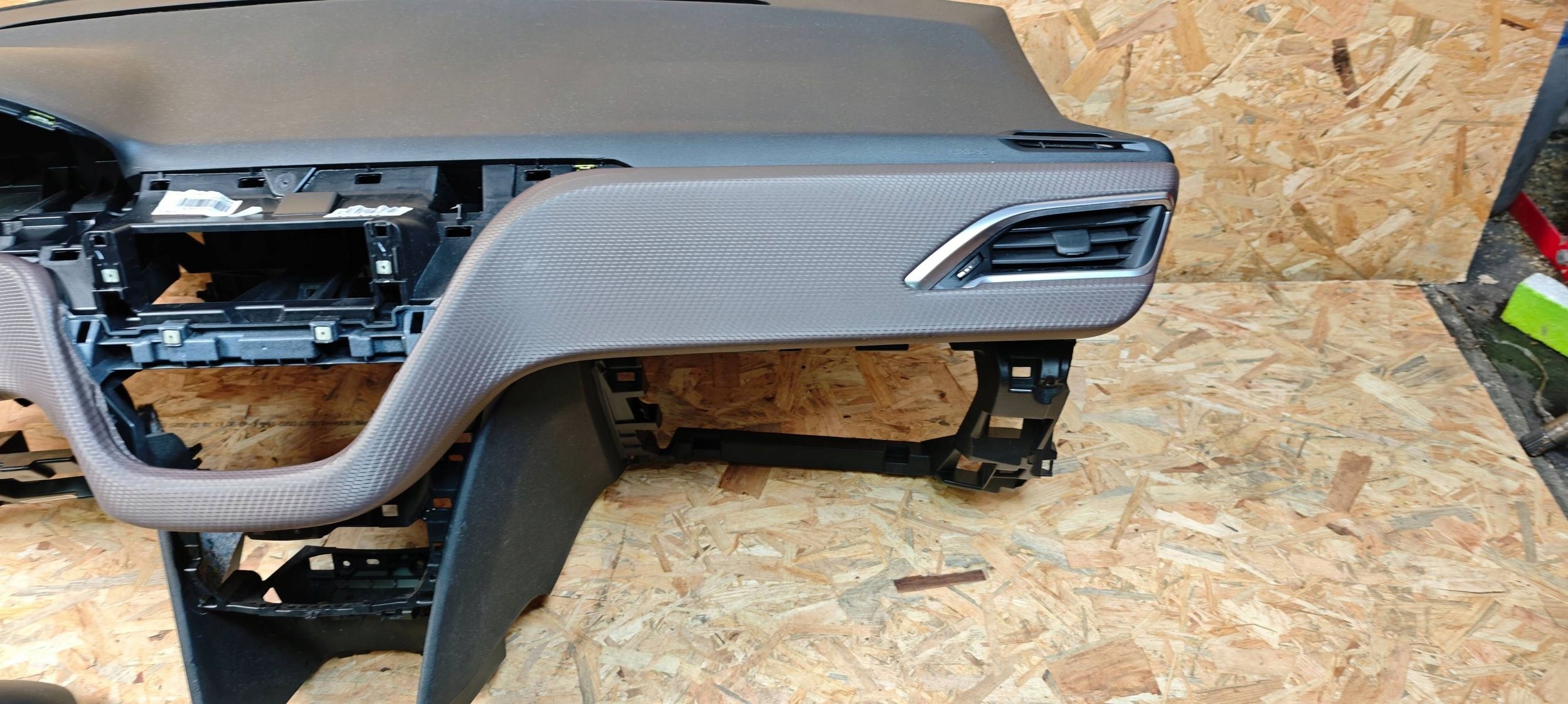 dashboard instrument panel Komplet Peugeot 208 and 2008 and