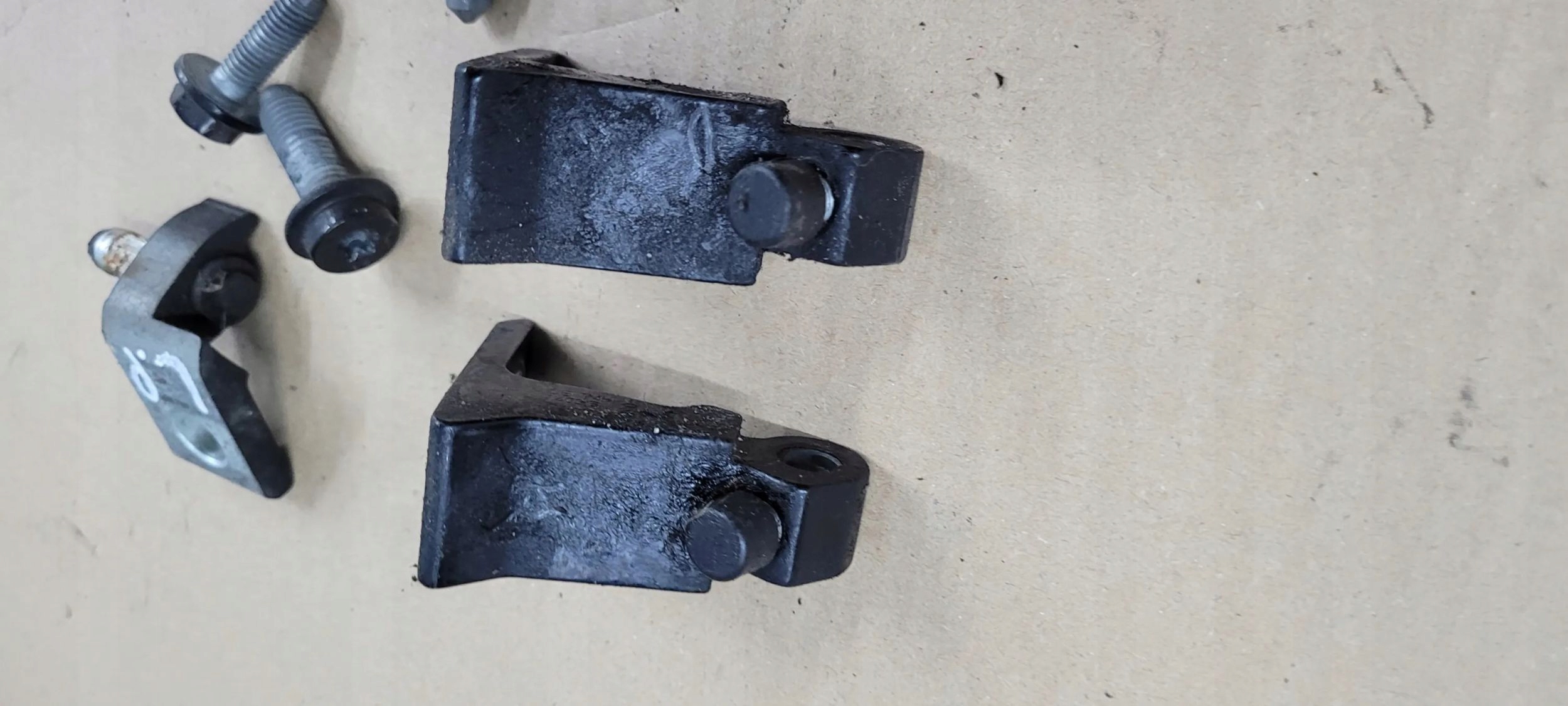 A3 8V LIFT S3 hinge hinges door left left front sedan LY9B