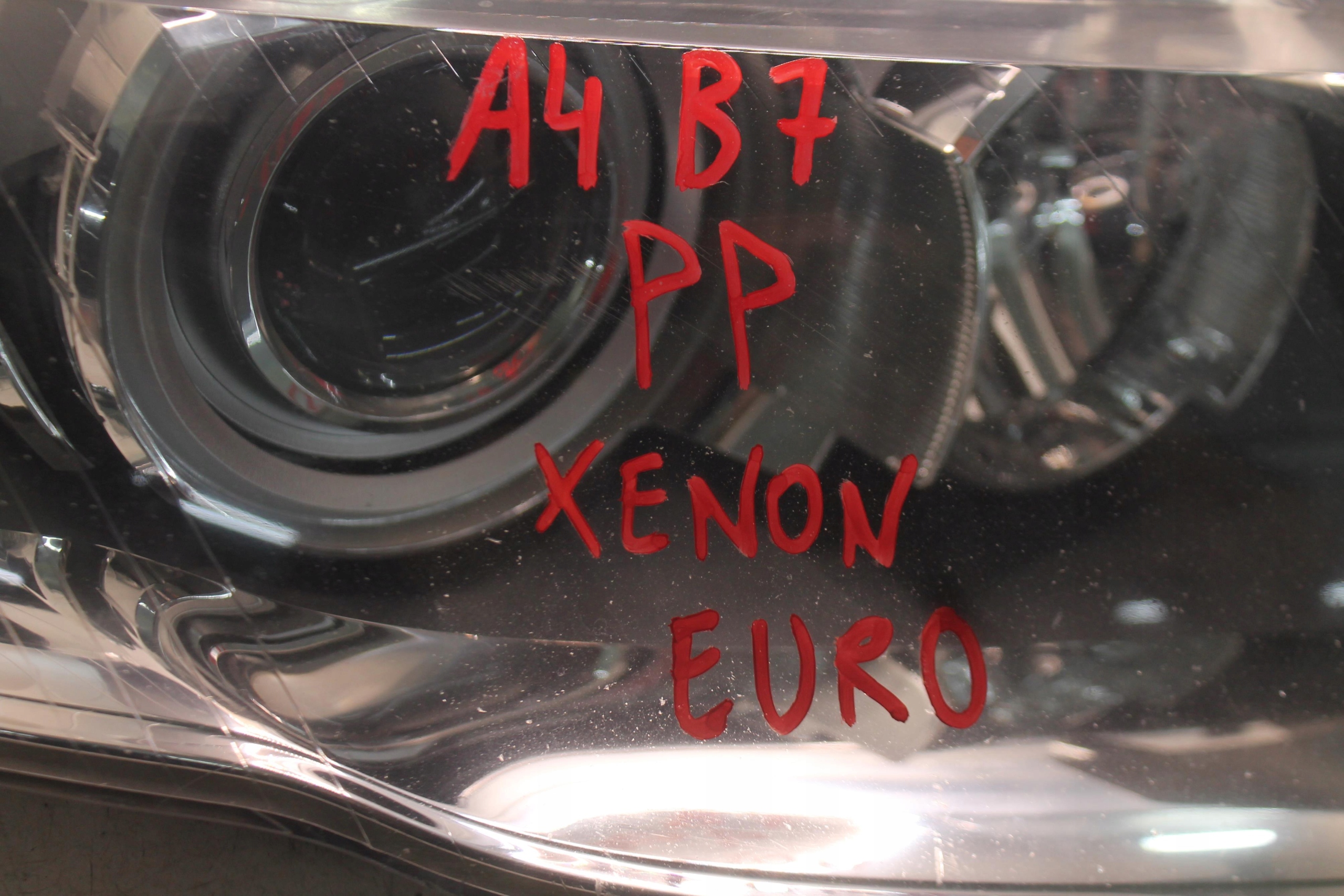 light right front XENON 8E0941030BP AUDI A4 B7 04-08 EUROPA