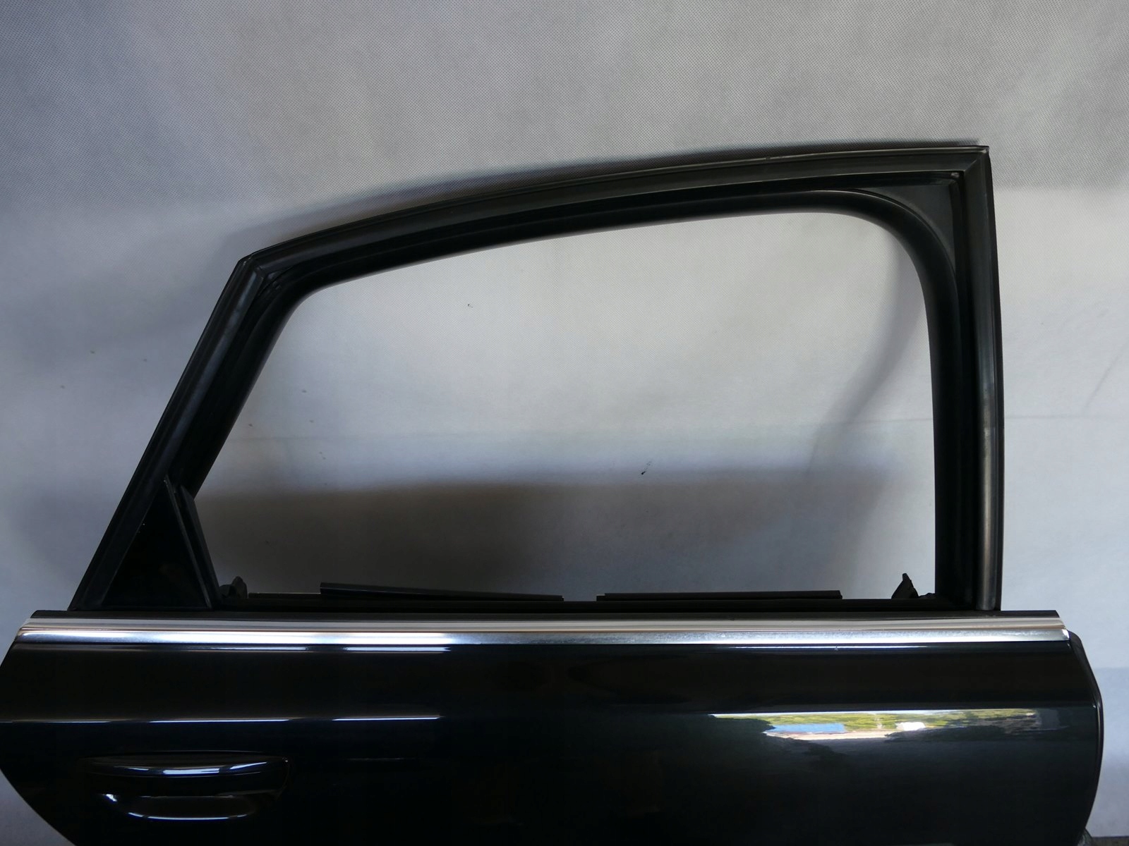 AUDI A8 D3 door right rear part rear. unprotected LZ9W