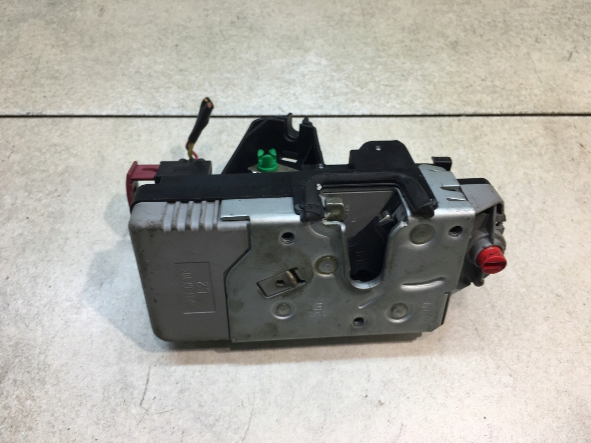 lock door left rear part SAAB 9-5 and 4855193 3 PIN