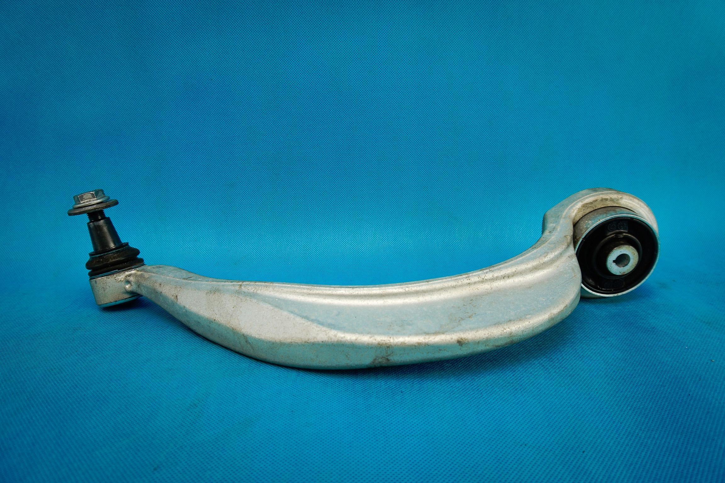 arm front left Audi A8 S8 4H 4H0407693F