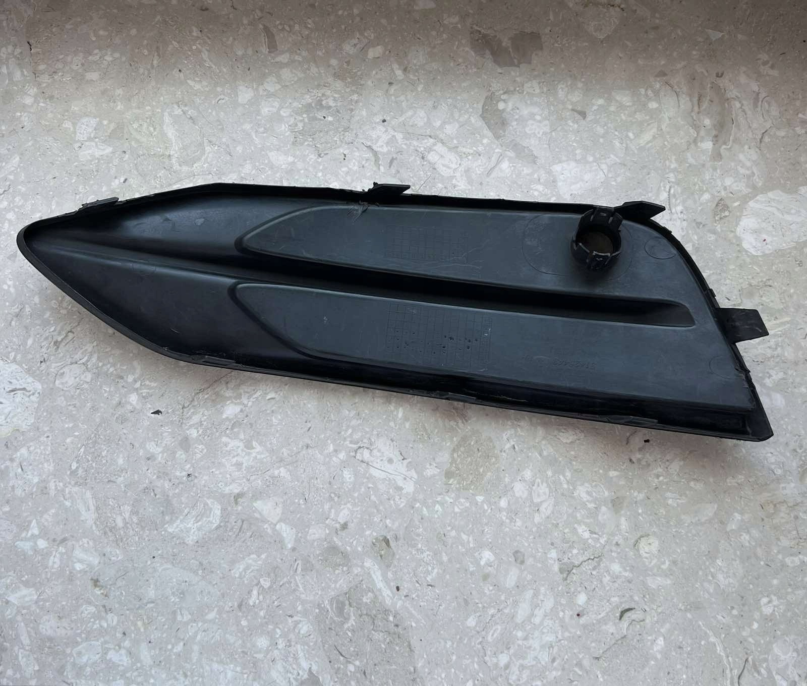 VOLVO S90 2 II 16-20 grid of a bumper right front front 31425443