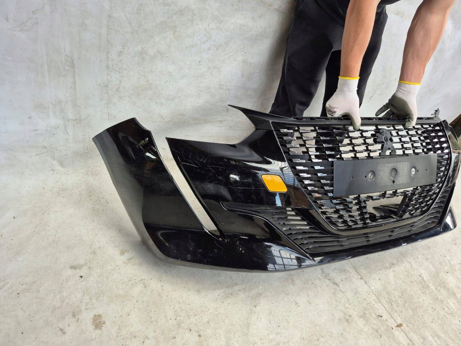 PEUGEOT 208 II 2 19- bumper front front grill cover 9823203580