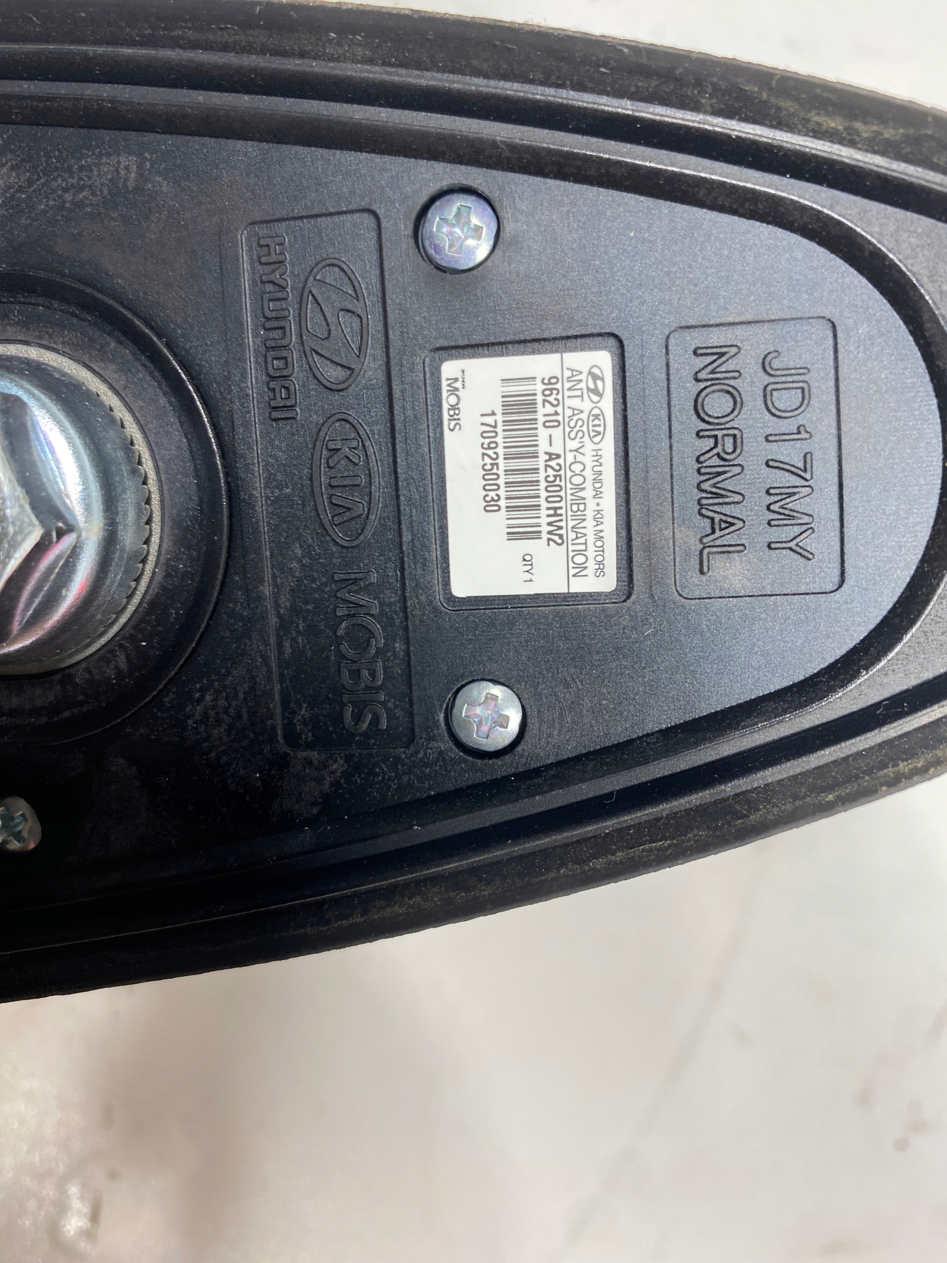 ANTENA dach NAVI GPS KIA CEED II HB 12-18 96210-A2500