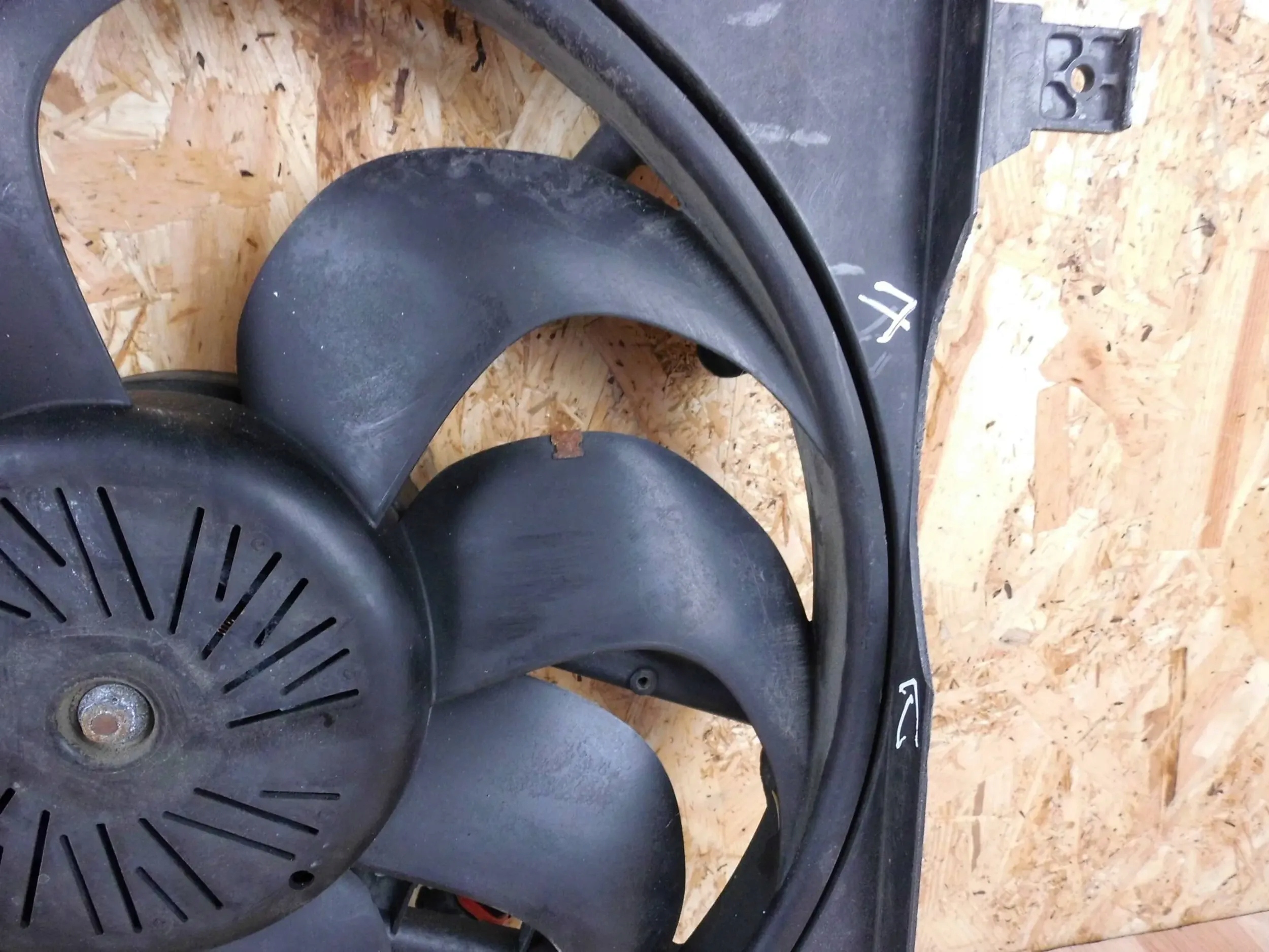 Volvo XC60 e 2.4 DIESEL VENTOLI radiatore P31293777