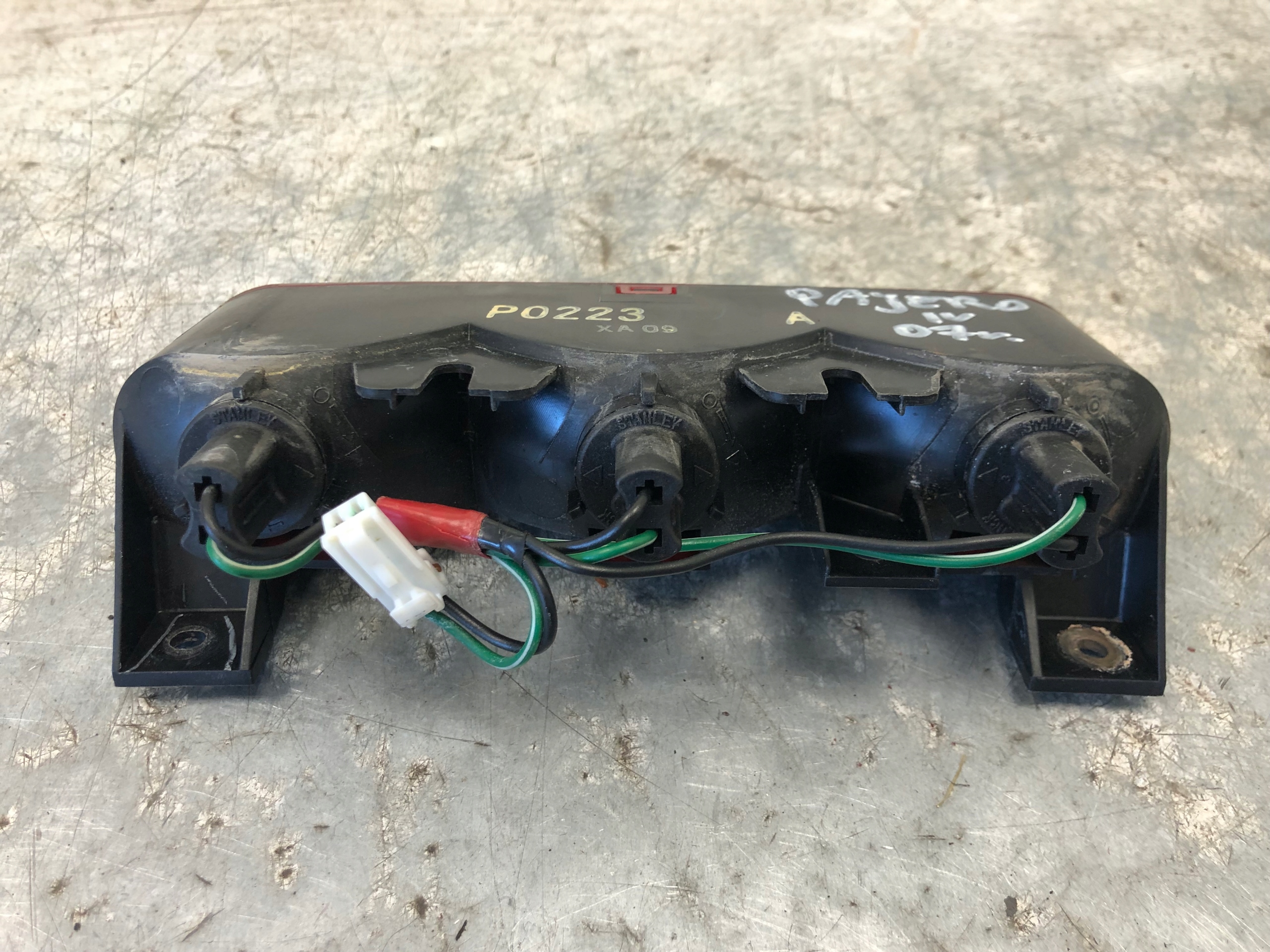 TRZECIE light STOP MITSUBISHI PAJERO IV P0223
