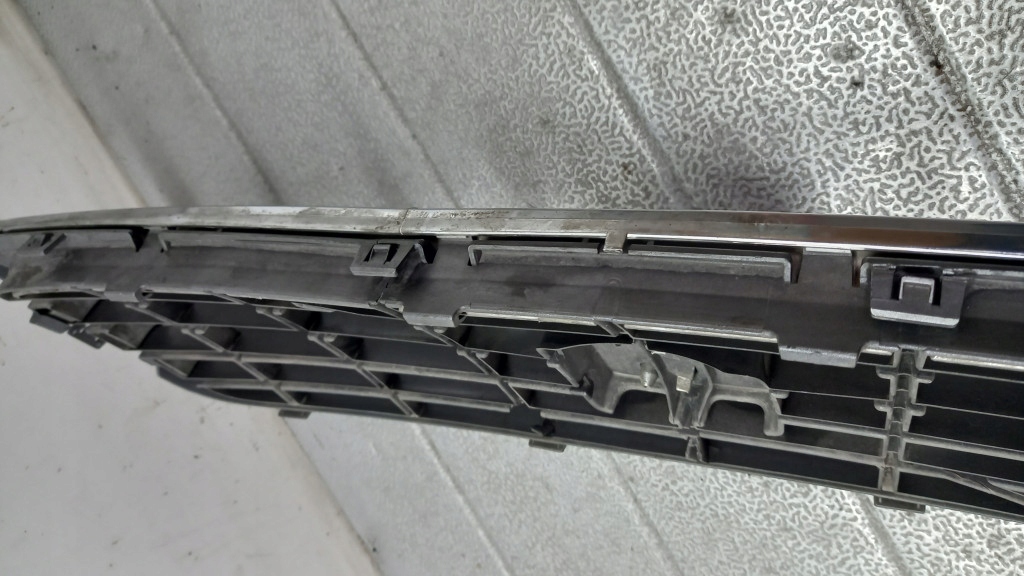 решетка радиатора volvo S80 II 30655102