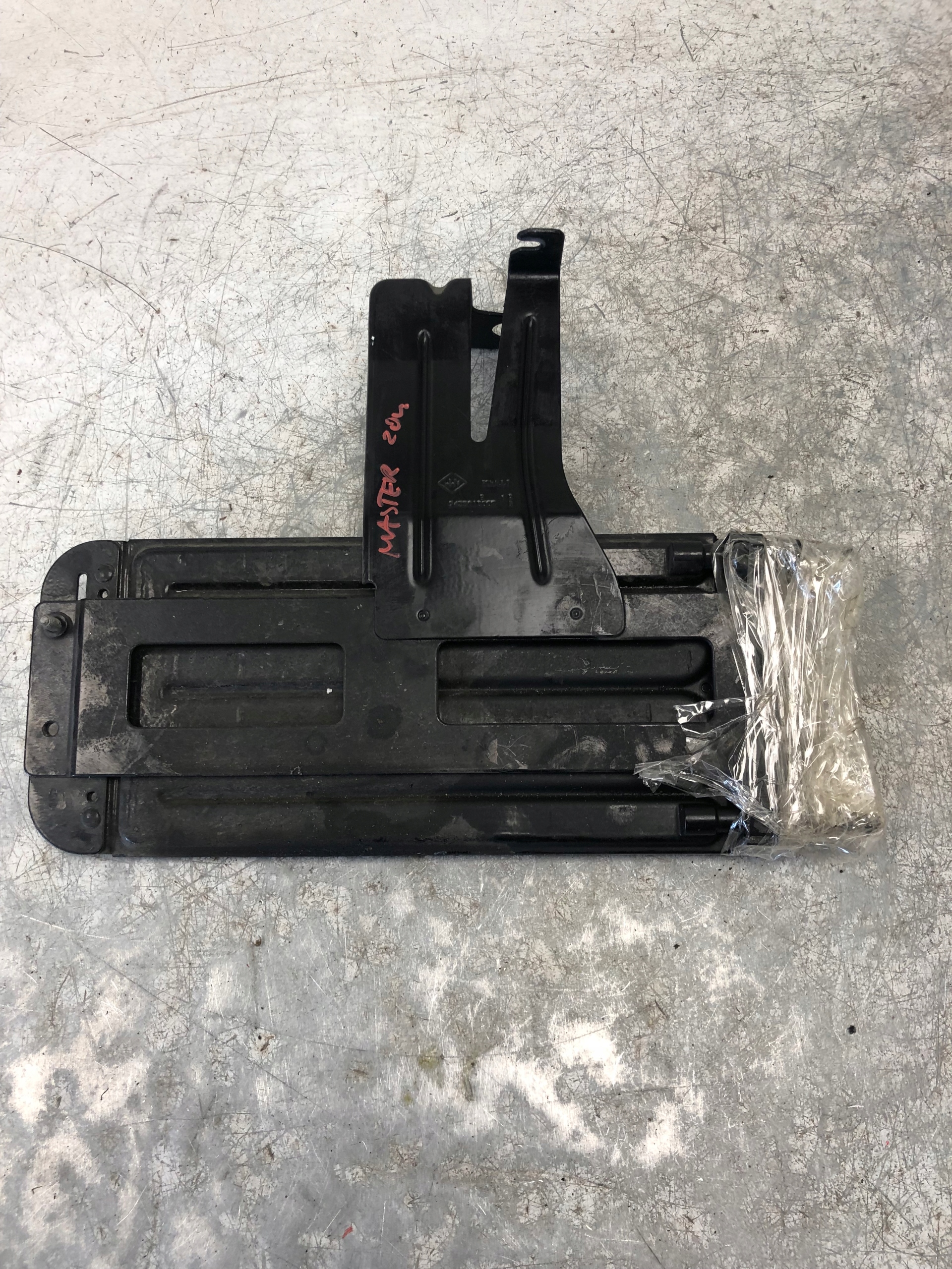 Radiateur Carburant RENAULT MASTER 243561500R