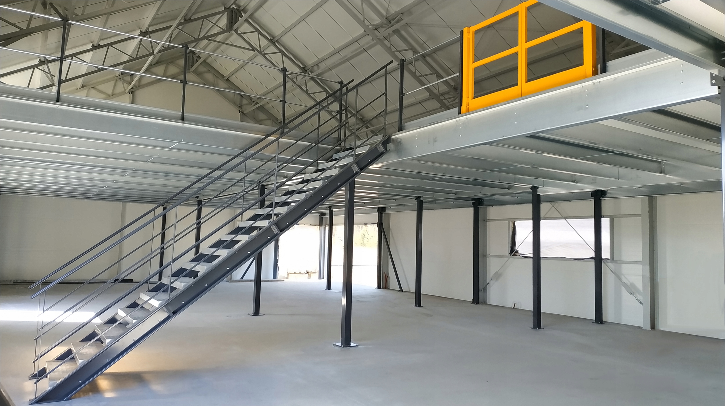 PODEST MAGAZYNOWY ANTRESOLA MAGAZYNOWA STALOWA MOCNA KONSTRUKCJA 145M2 P4