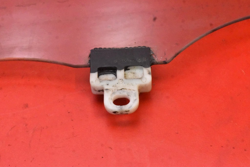 window side left front front TOYOTA PRIUS 3 III XW30 09-11