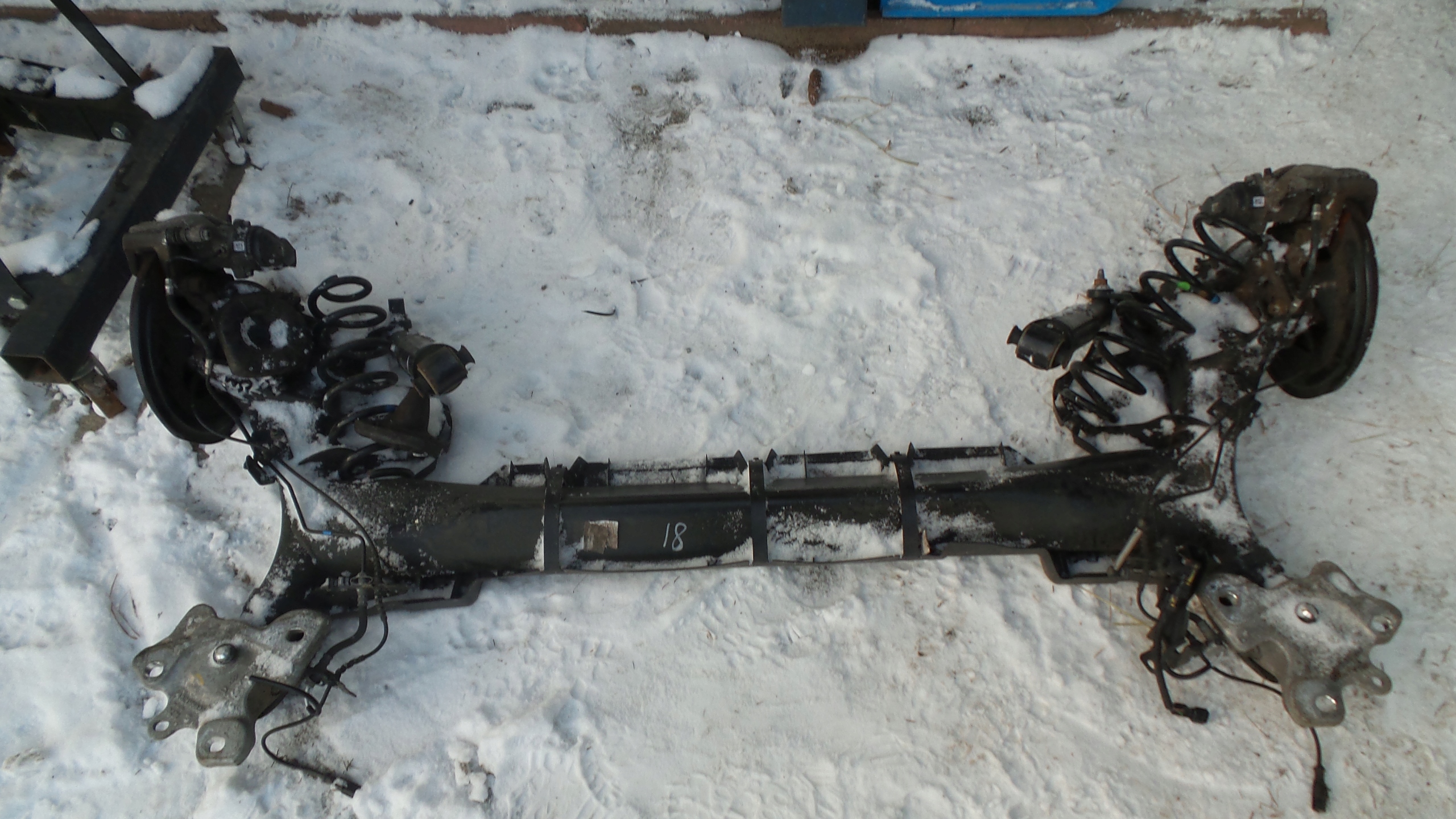 ZAWIESZENIE TYŁ RENAULT TALISMAN 1.2 KOMBI ZACISKI SANKI TYŁ