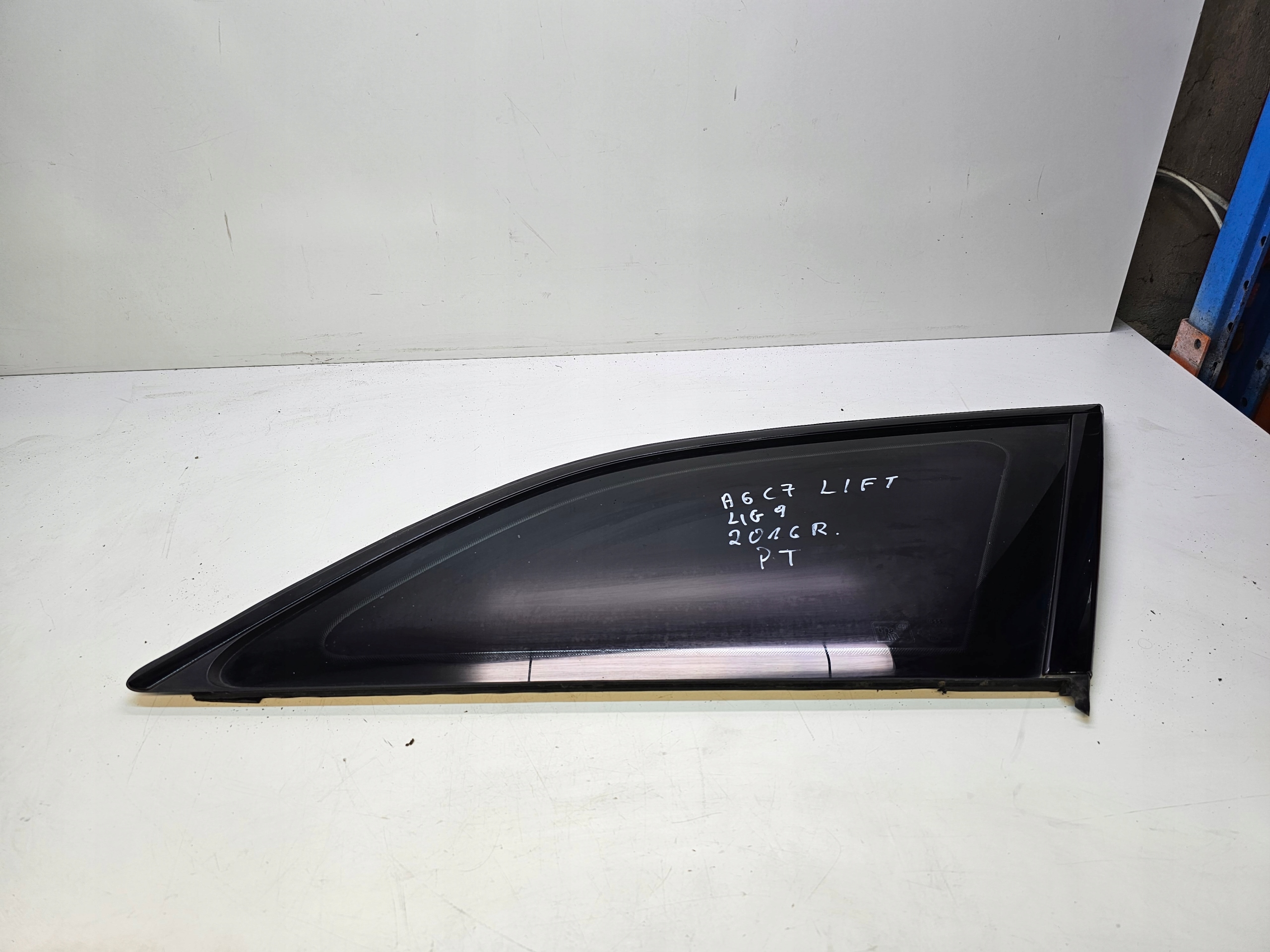 window bodywork AUDI A6 C7 LIFT AVANT right rear part 2016R