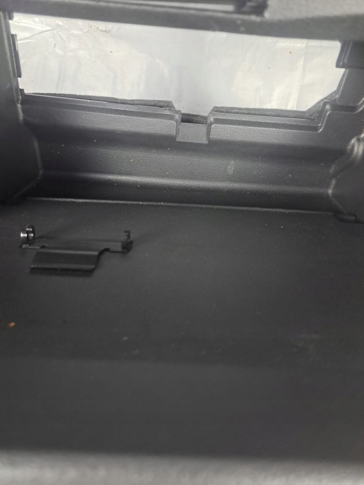 бардачок консоли Audi SQ2 81B857035A