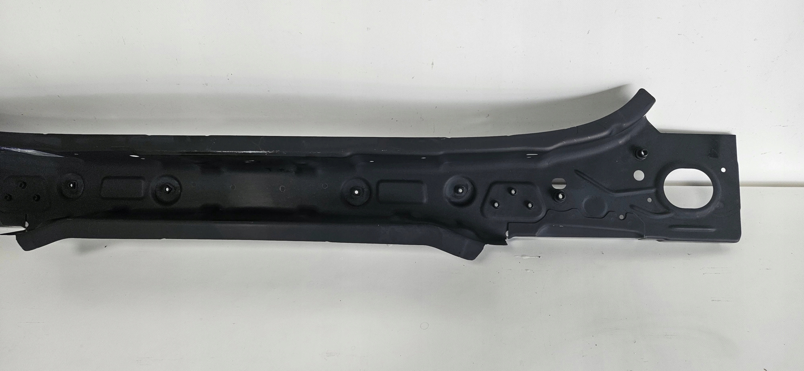 PAS TYŁ TYLNY VOLVO V60 31378813 NOWY ORYGINAŁ Typ samochodu Samochody osobowe