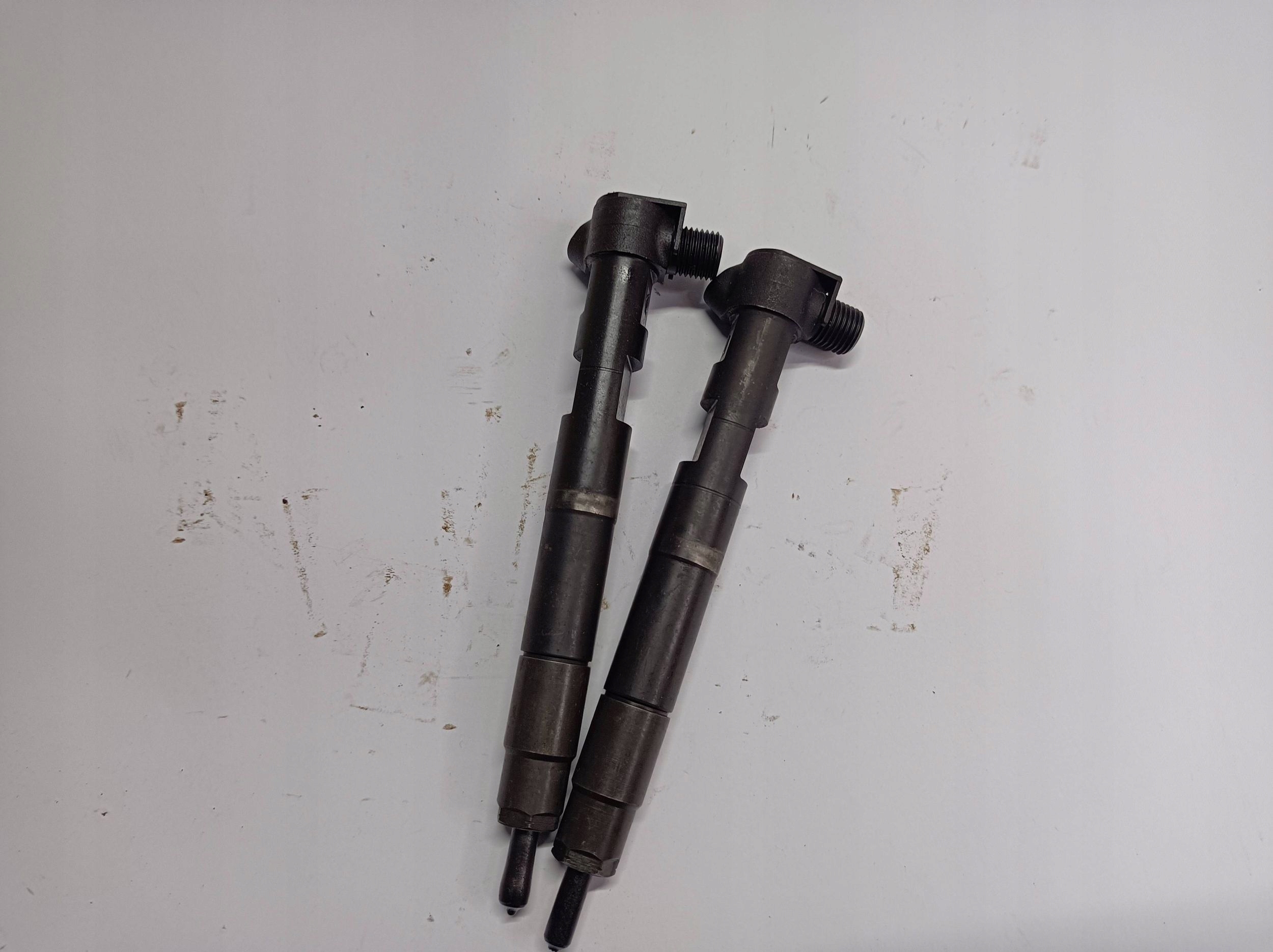 injector Mercedes-Benz E W212 28271551