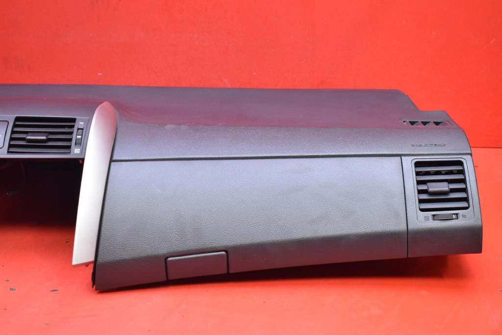 dashboard instrument panel console cockpit airbag EU TOYOTA COROLLA E140 06-10