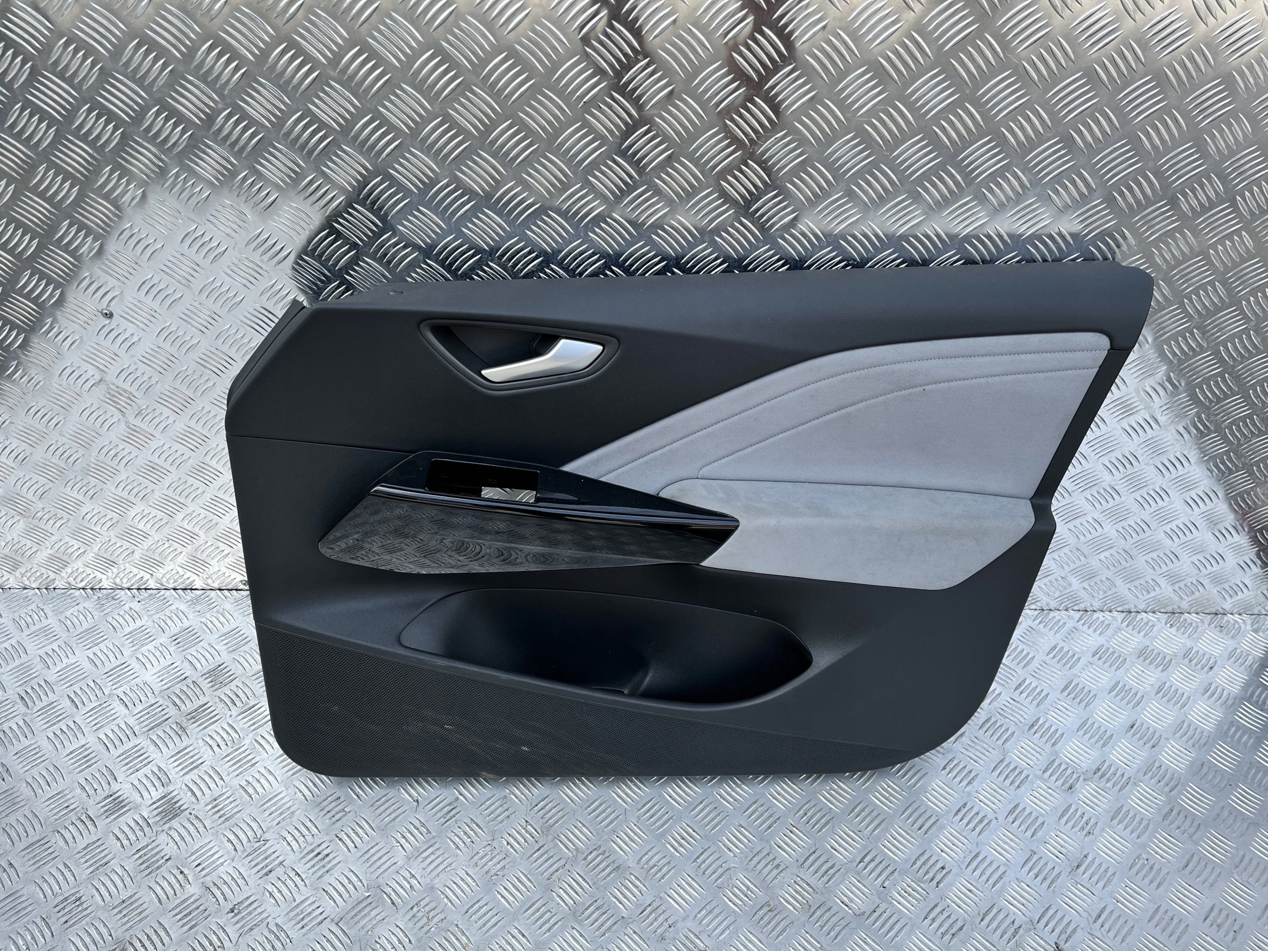 BOCZEK DRZWI PRZÓD PRAWY VW ID.3 ID3