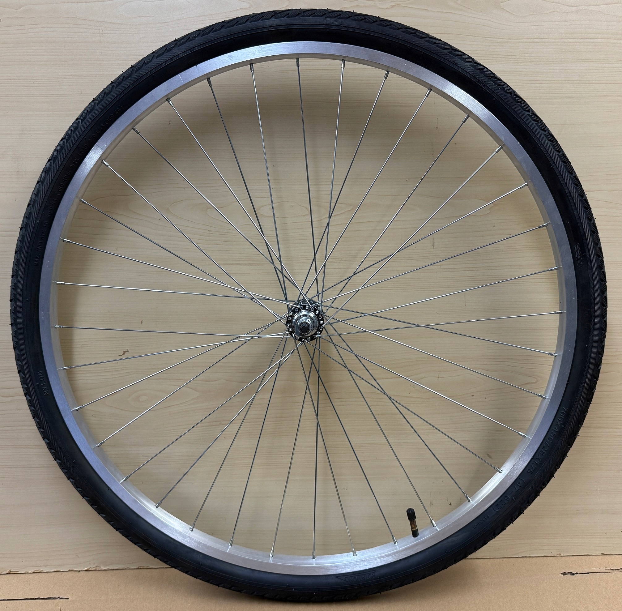 Kompletní přední kolo 24palcové skládací přední Wigry Pneumatika Pneumatika