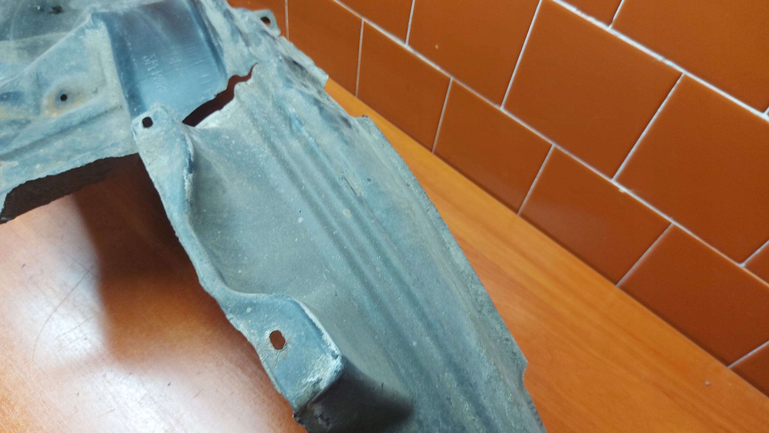 mudguard right right front front MITSUBISHI OUTLANDER and 01-06
