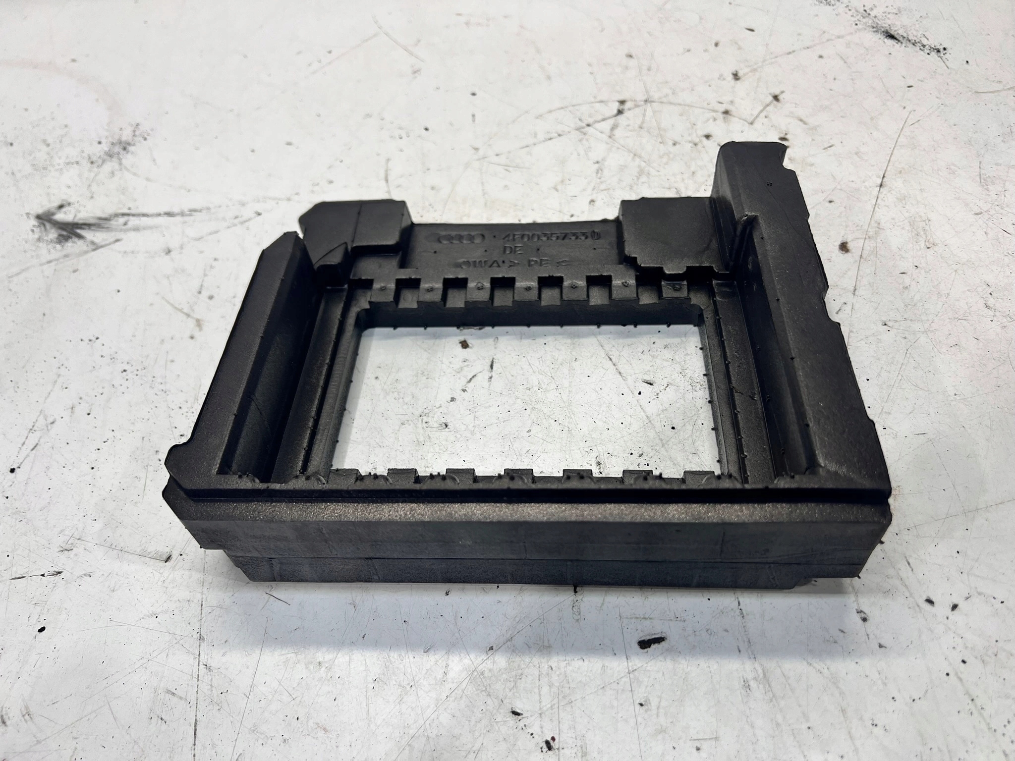 Polystirén MODULU BT AUDI A6 C6 4F0035733D