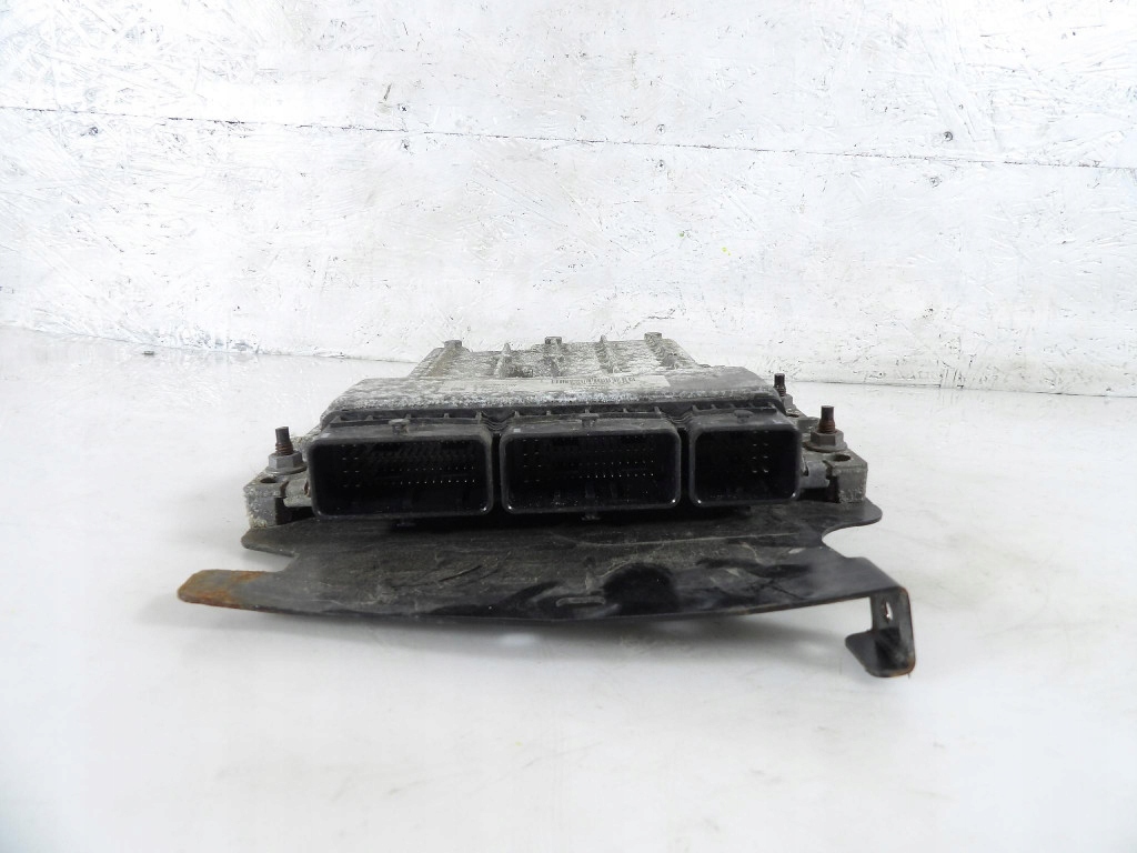 RENAULT SCENIC III 1.2TCE control unit of the engine 237104817R