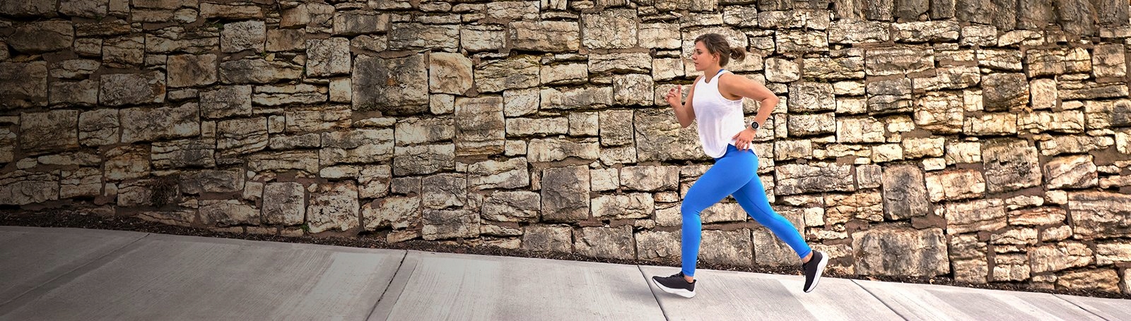 GARMIN FORERUNNER 55 smartwatch / zegarek biegowy Szerokość koperty 42 mm