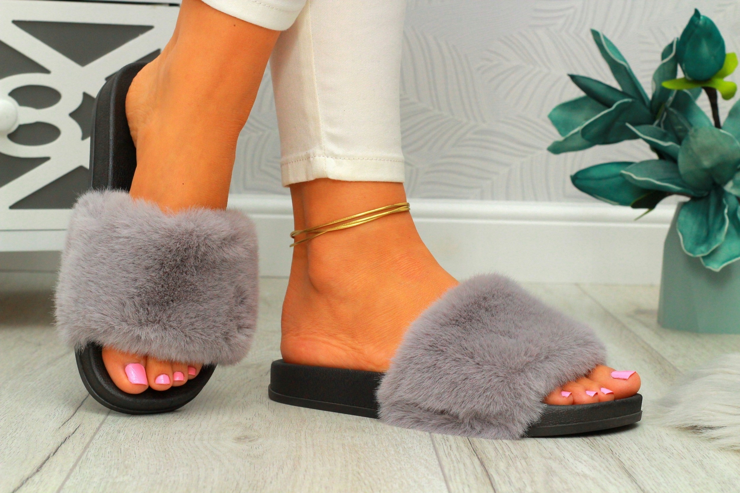 KLAPKI Z FUTERKIEM DAMSKIE KAPCIE FUTERKO STYLOWE Marka BELLA PARIS