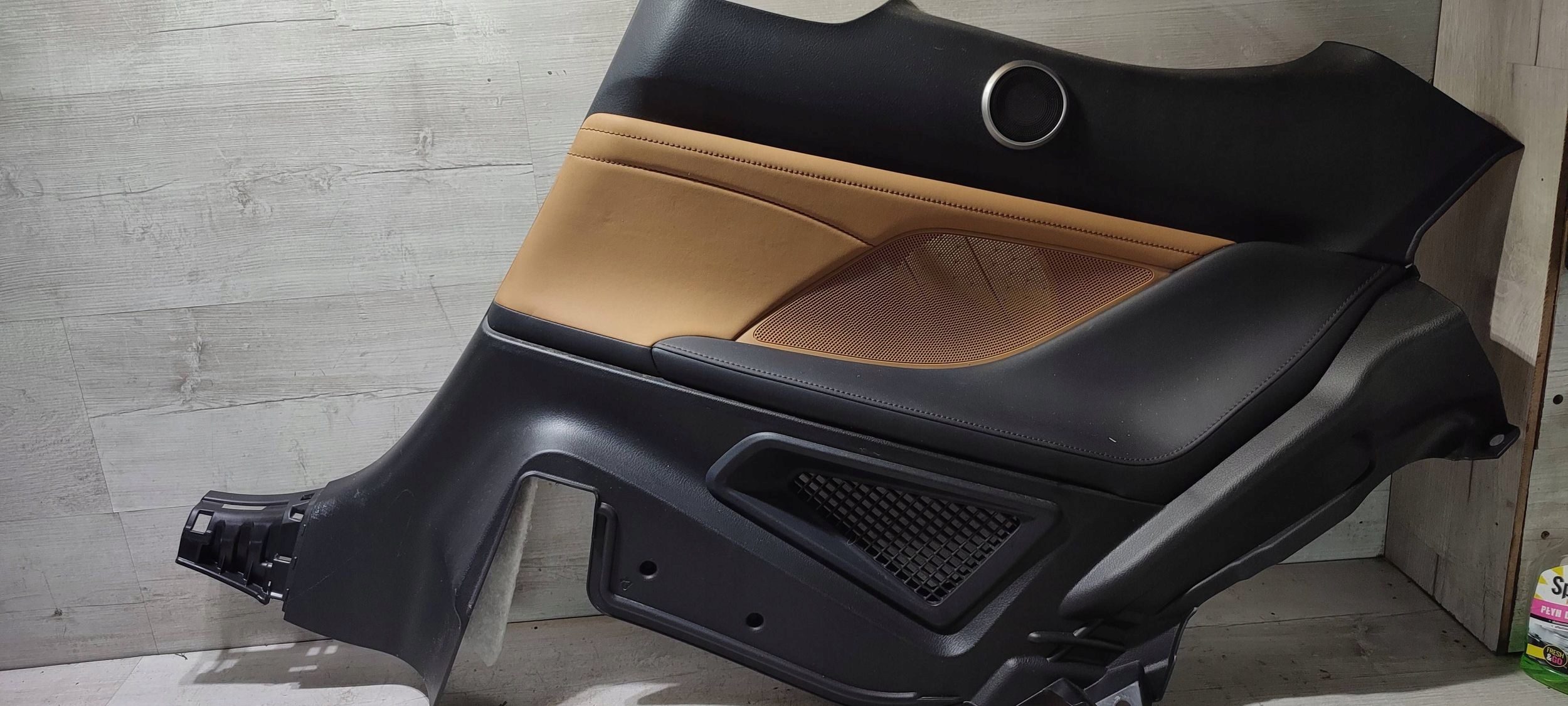Lexus RC 2019 rear part side right side / upholstery door tylnych
