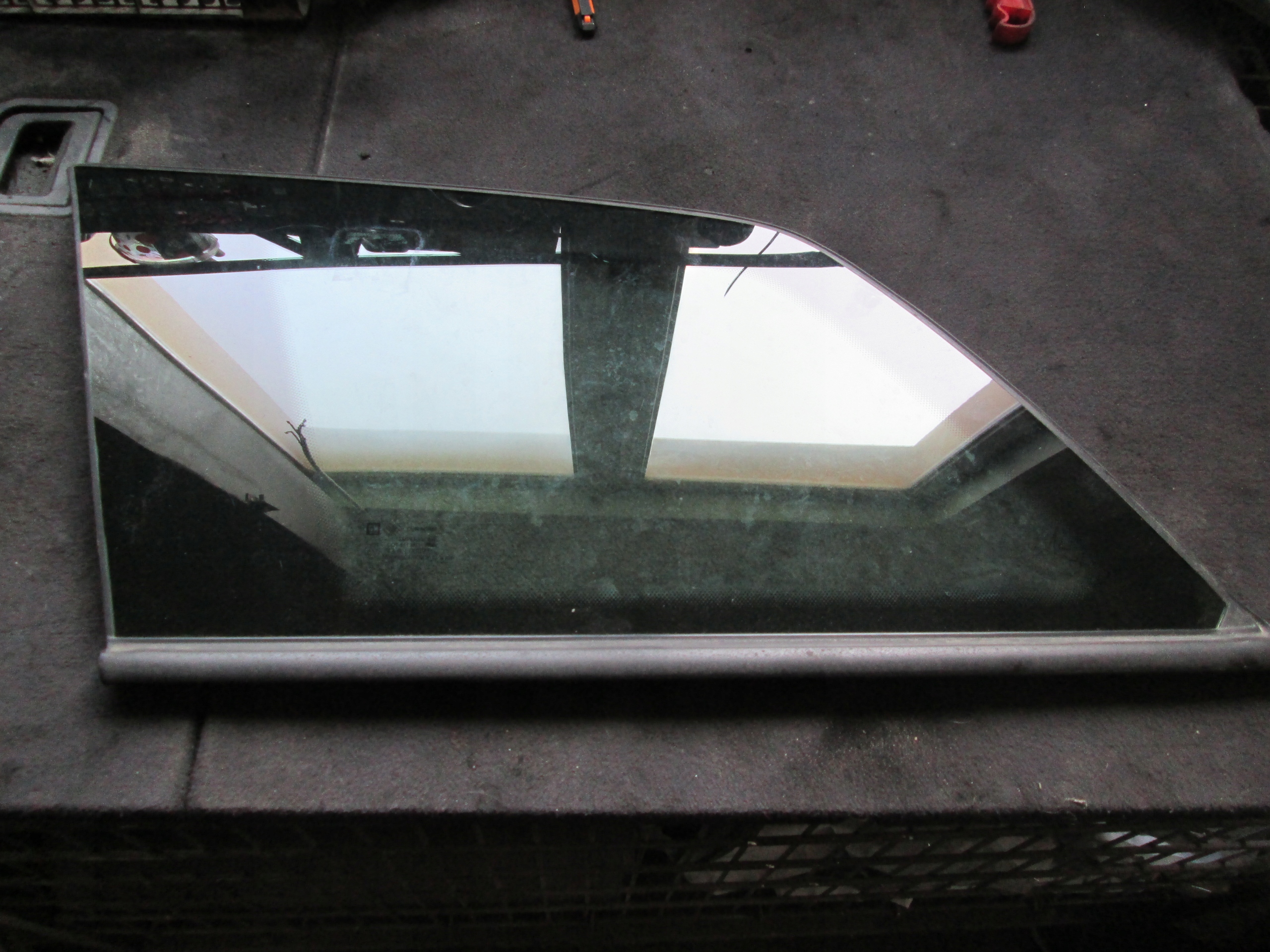 SZYBA KAROSERYJNA LEWY TYŁ OPEL ASTRA H KOMBI 06R