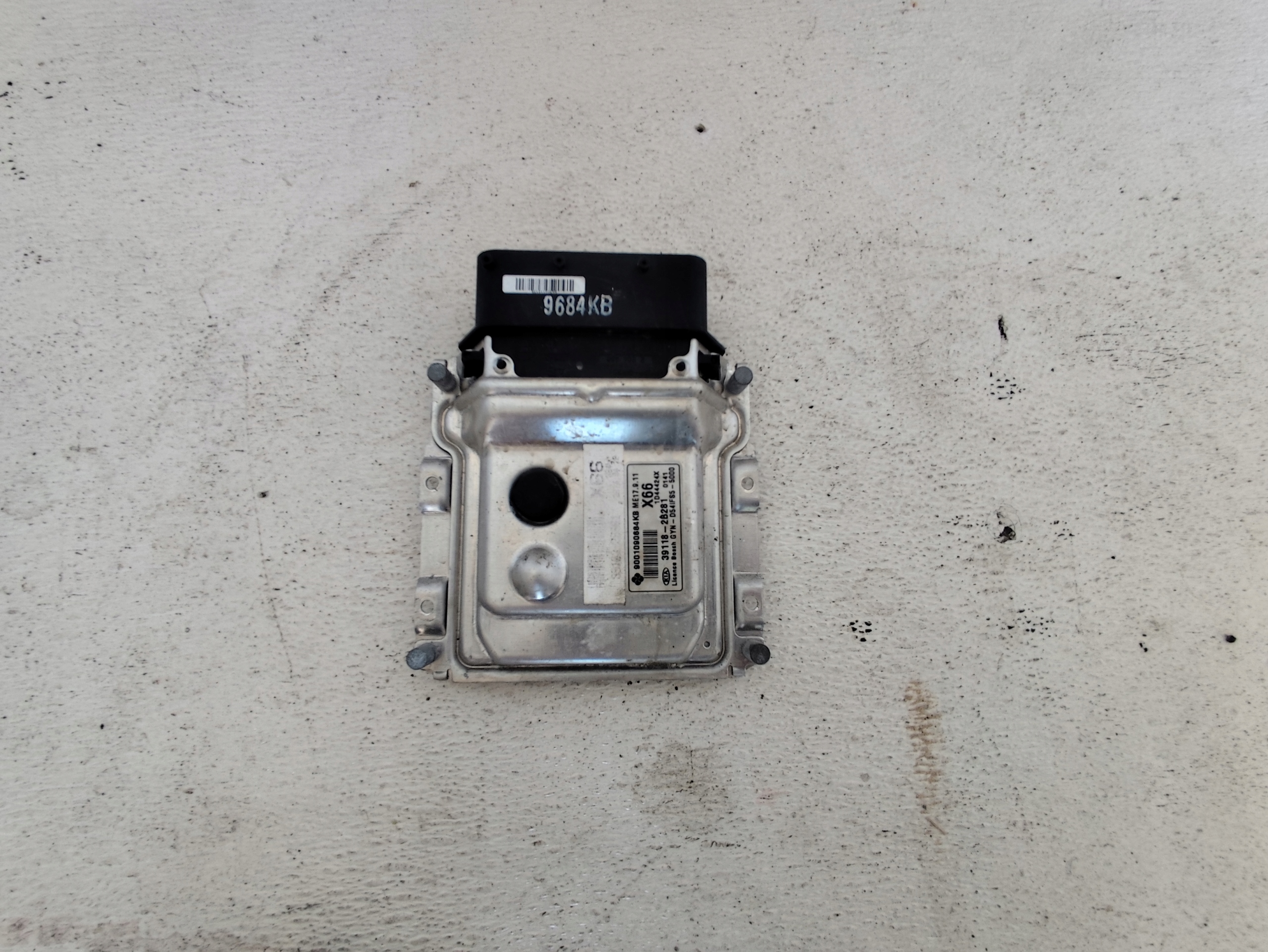 KIA VENGA 1.4 petrol computer control unit of the engine 39118-2B281